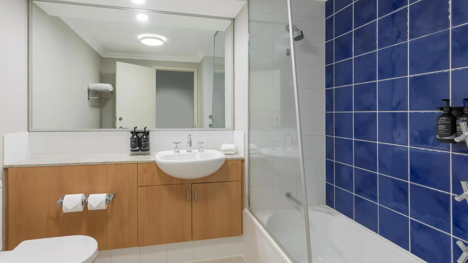 Bathroom in Oaks Perth Hotel