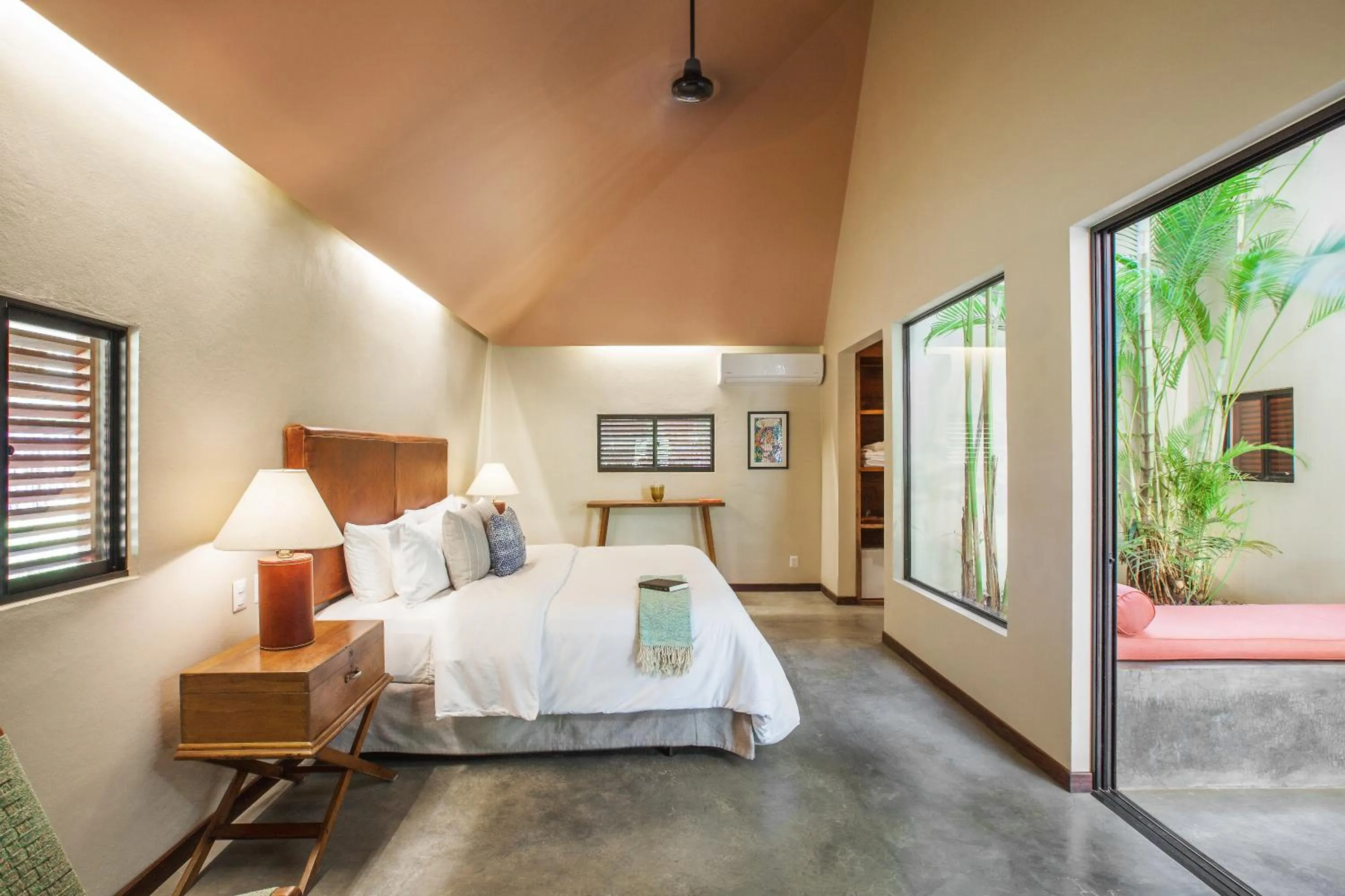 Bed in Malibu Popoyo