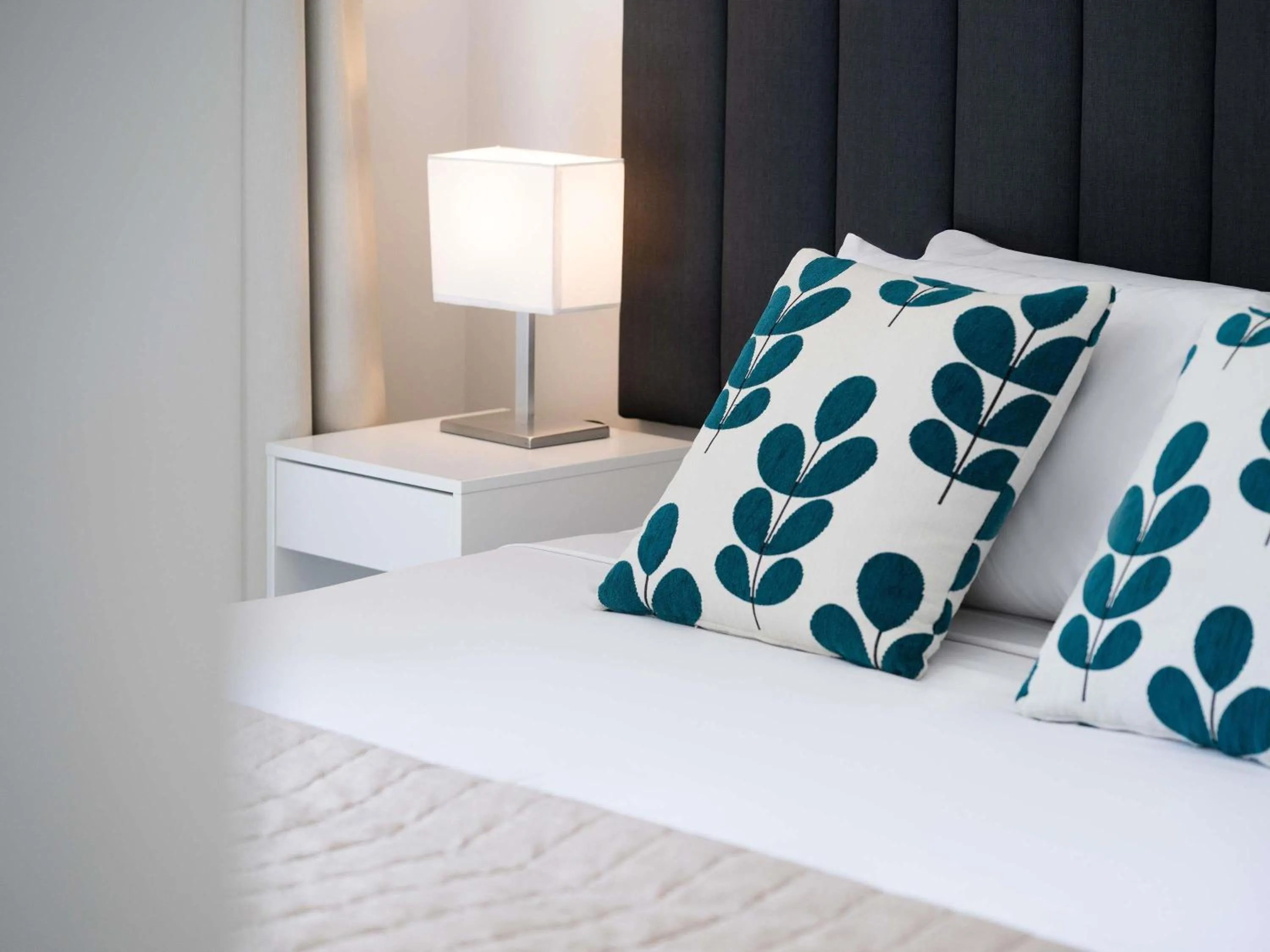 Bedroom, Bed in Mantra Coolangatta Beach