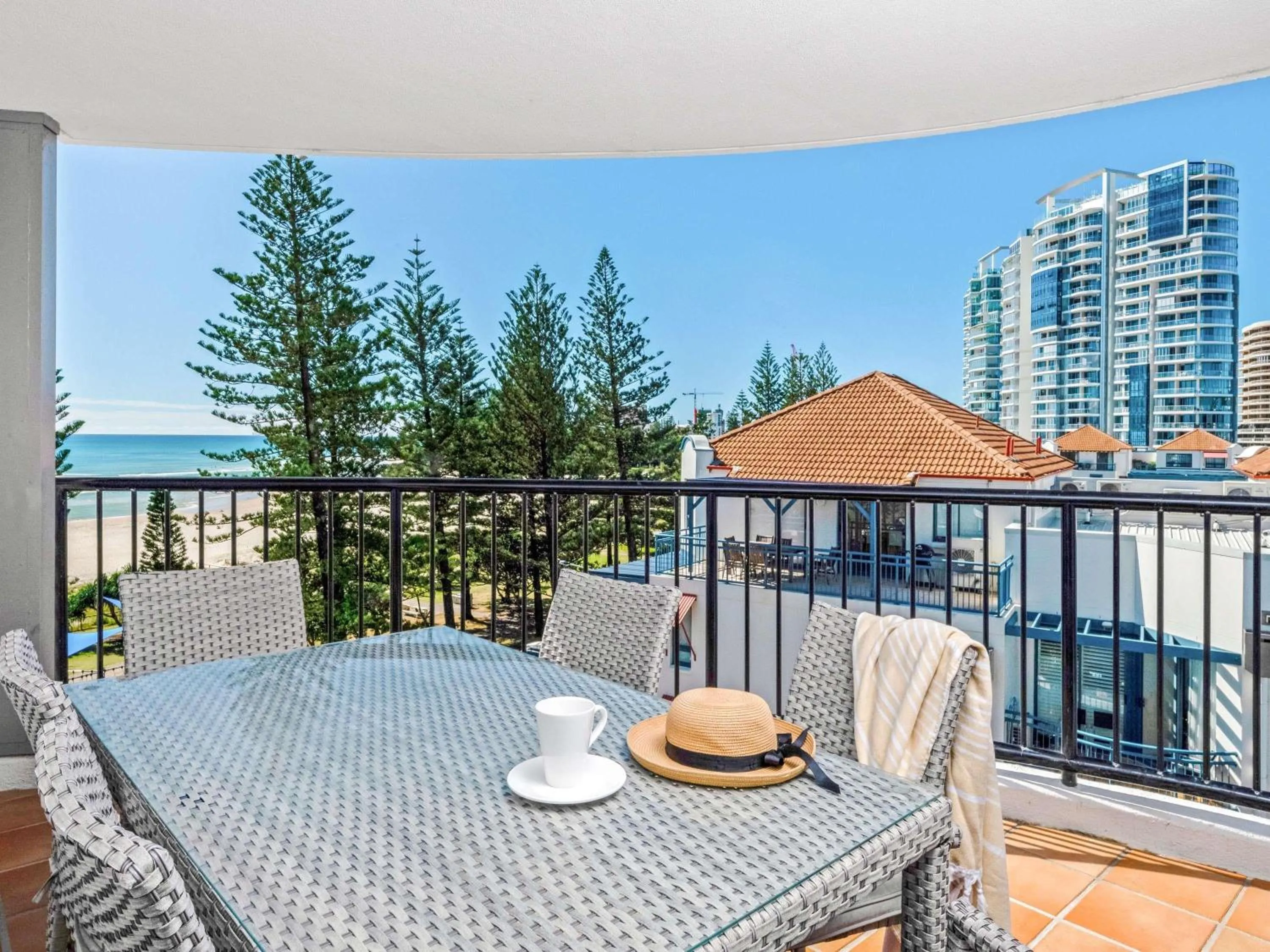 Bedroom in Mantra Coolangatta Beach