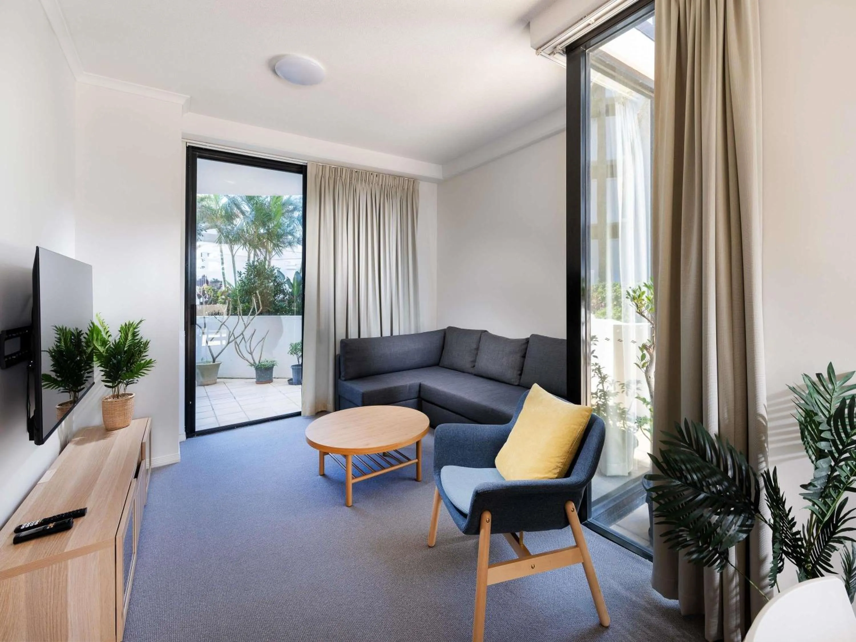 Bedroom in Mantra Coolangatta Beach