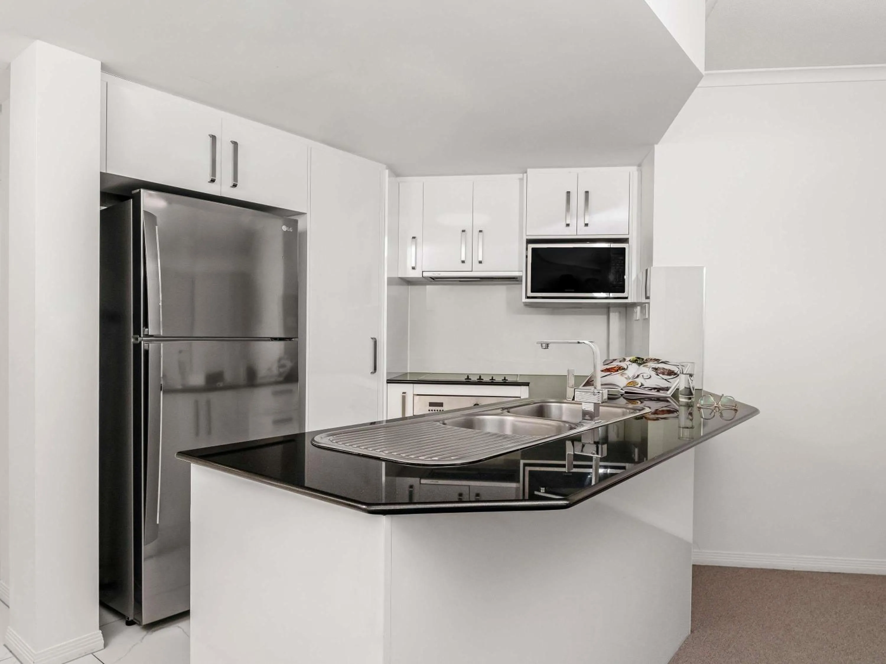 Bedroom in Mantra Coolangatta Beach