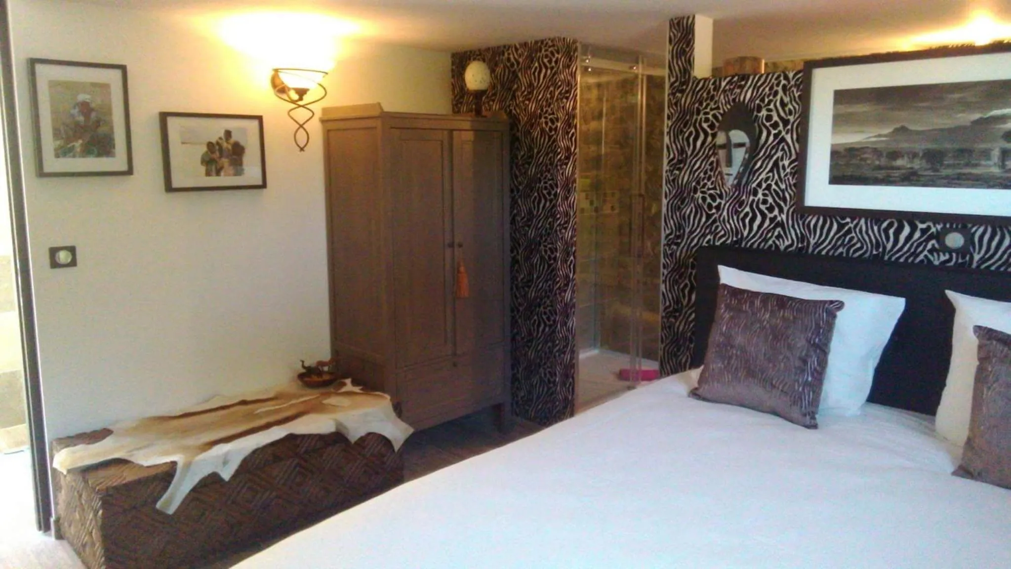 Photo of the whole room, Bed in Le Clos des Troubadours