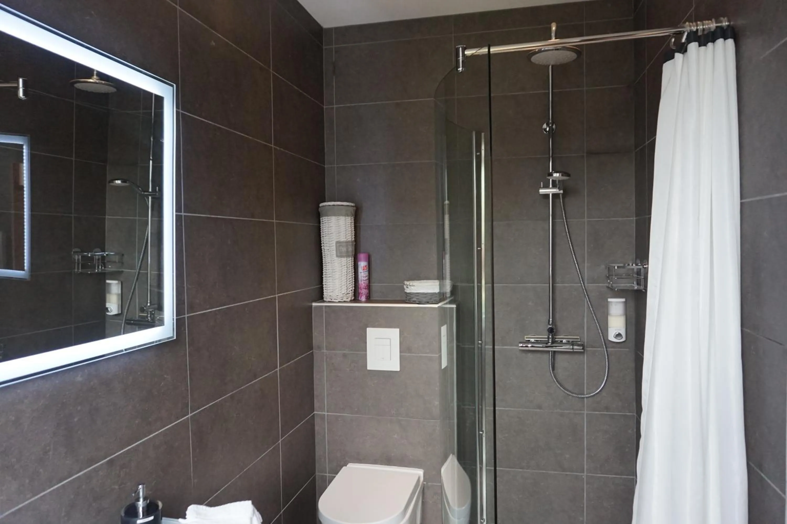 Shower in Le Clos des Troubadours