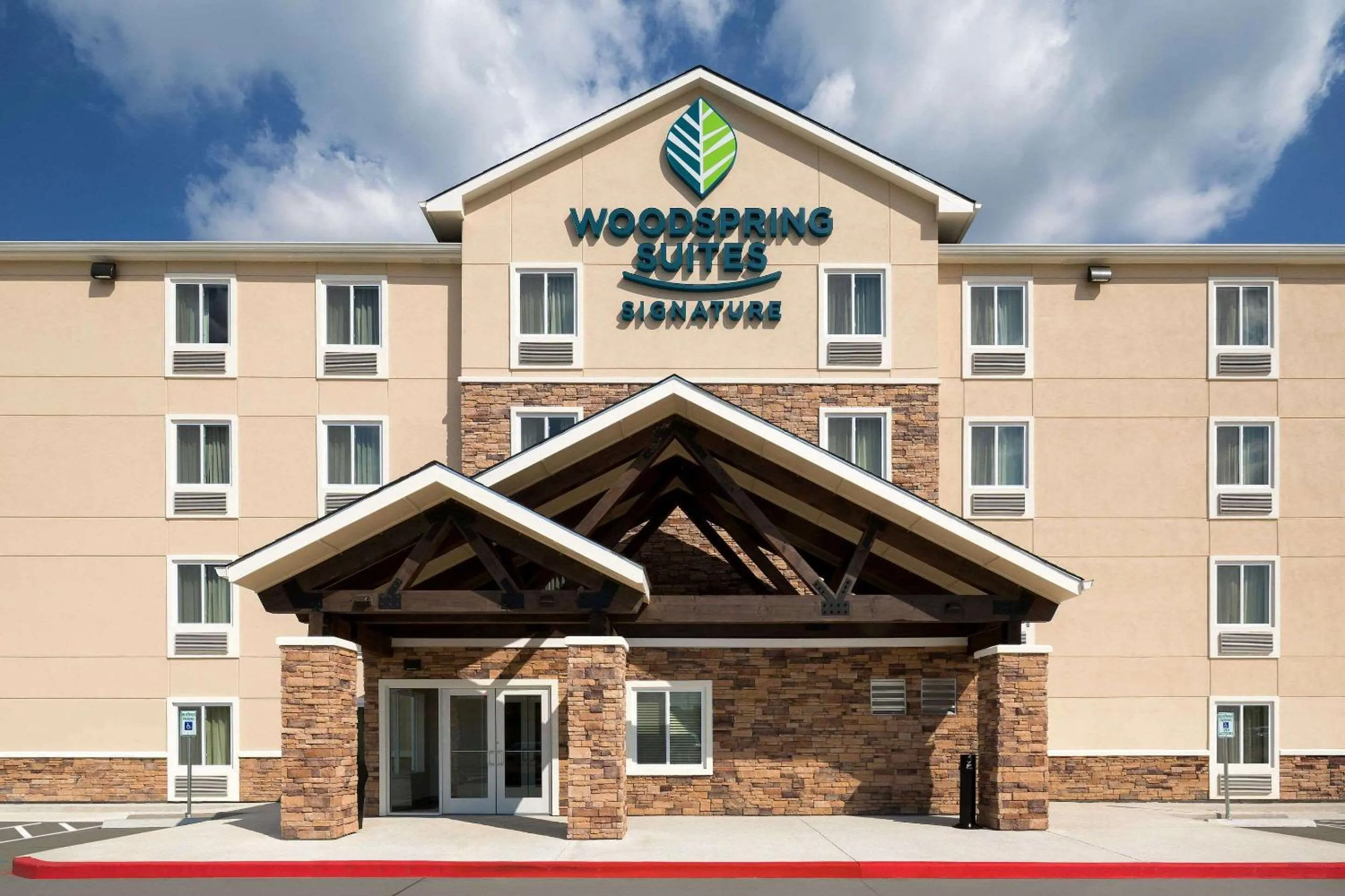 Property building in Woodspring Suites Houston IAH Airport