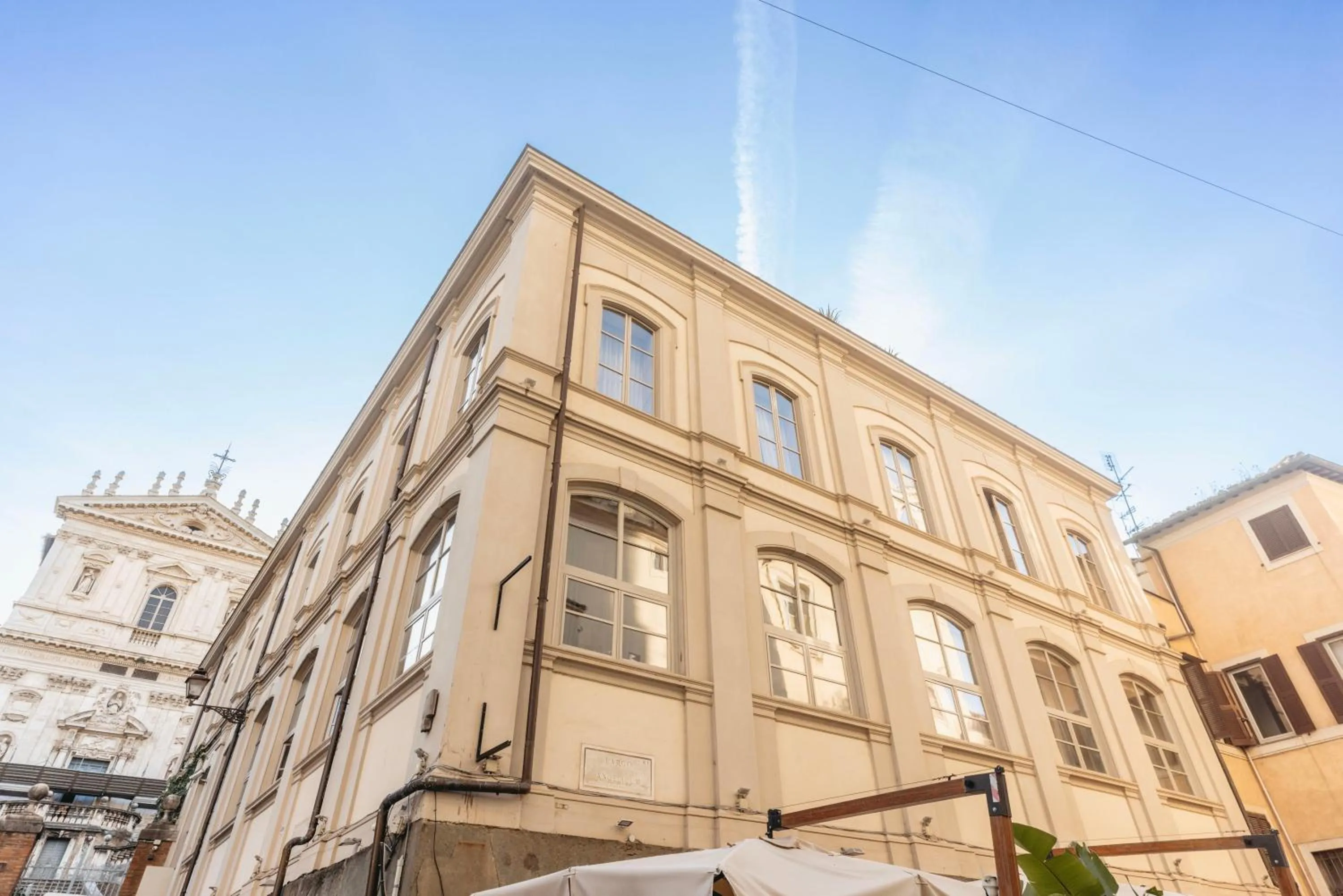 Property building in Roma Luxus Hotel