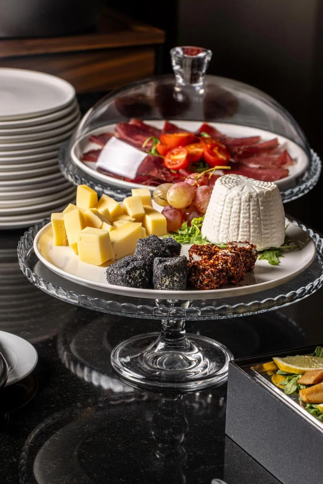 Restaurant/places to eat in Roma Luxus Hotel