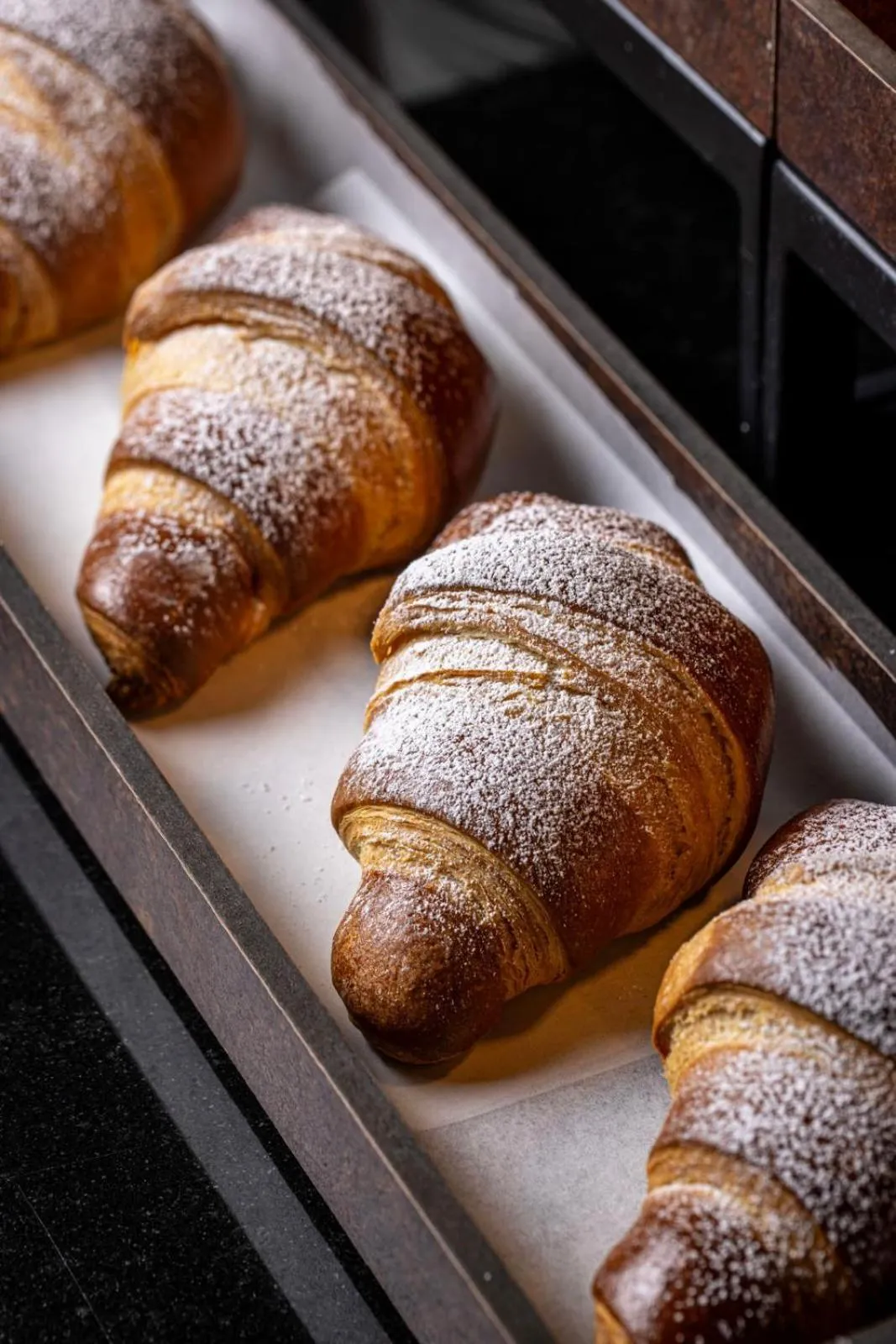 Restaurant/places to eat in Roma Luxus Hotel