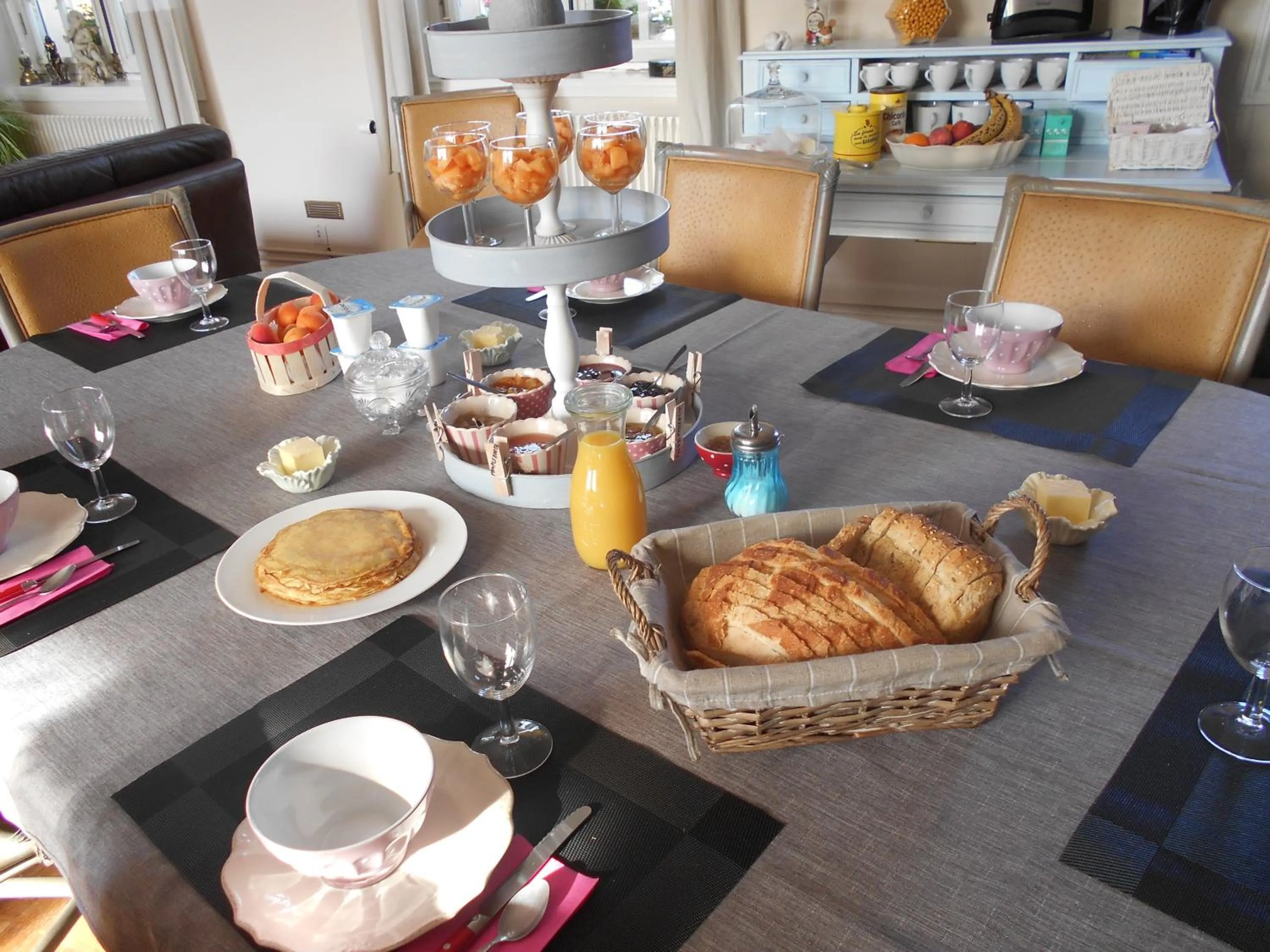 Dining area in Au Bois Dormant