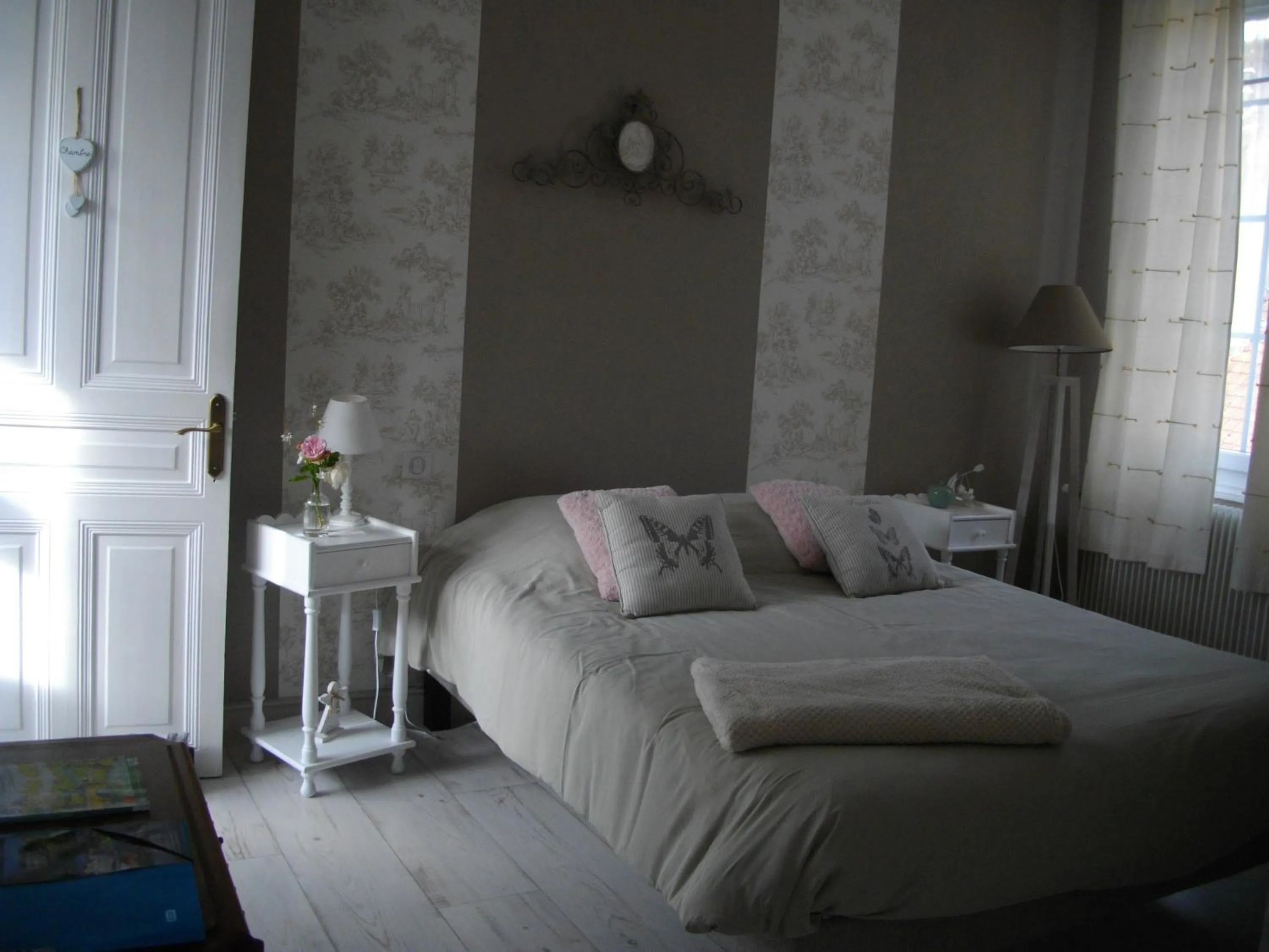 Bedroom, Bed in Au Bois Dormant