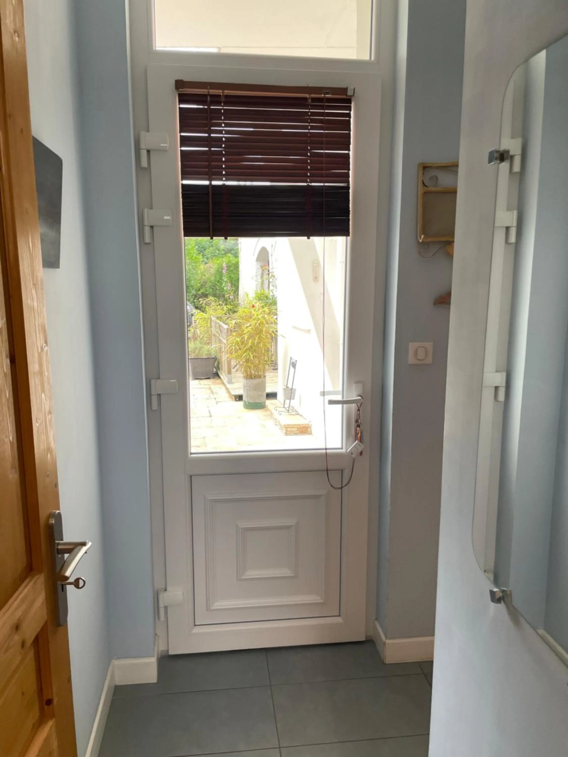 Facade/entrance in Au Bois Dormant