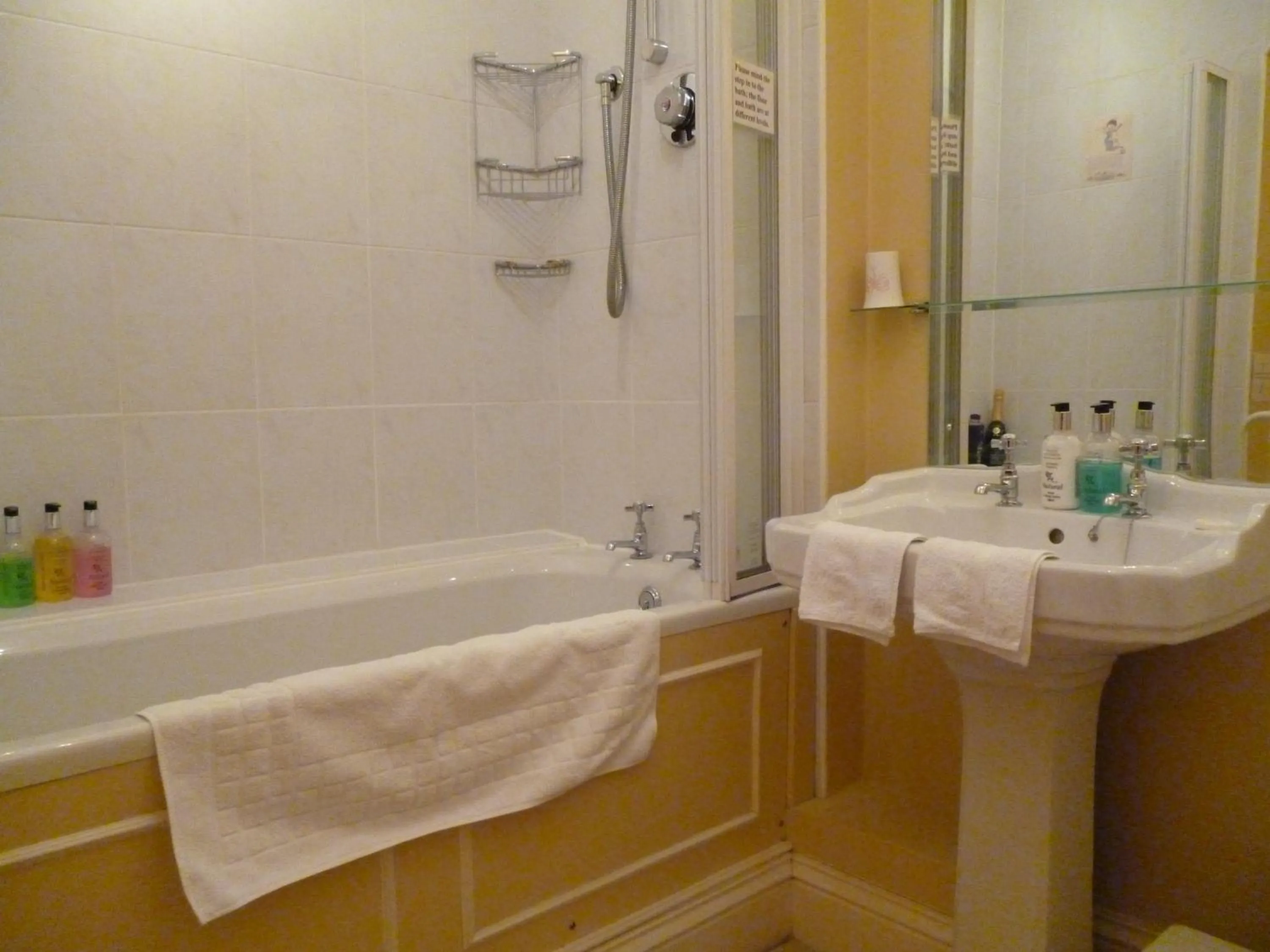 Bathroom in Mickley Bed and Breakfast