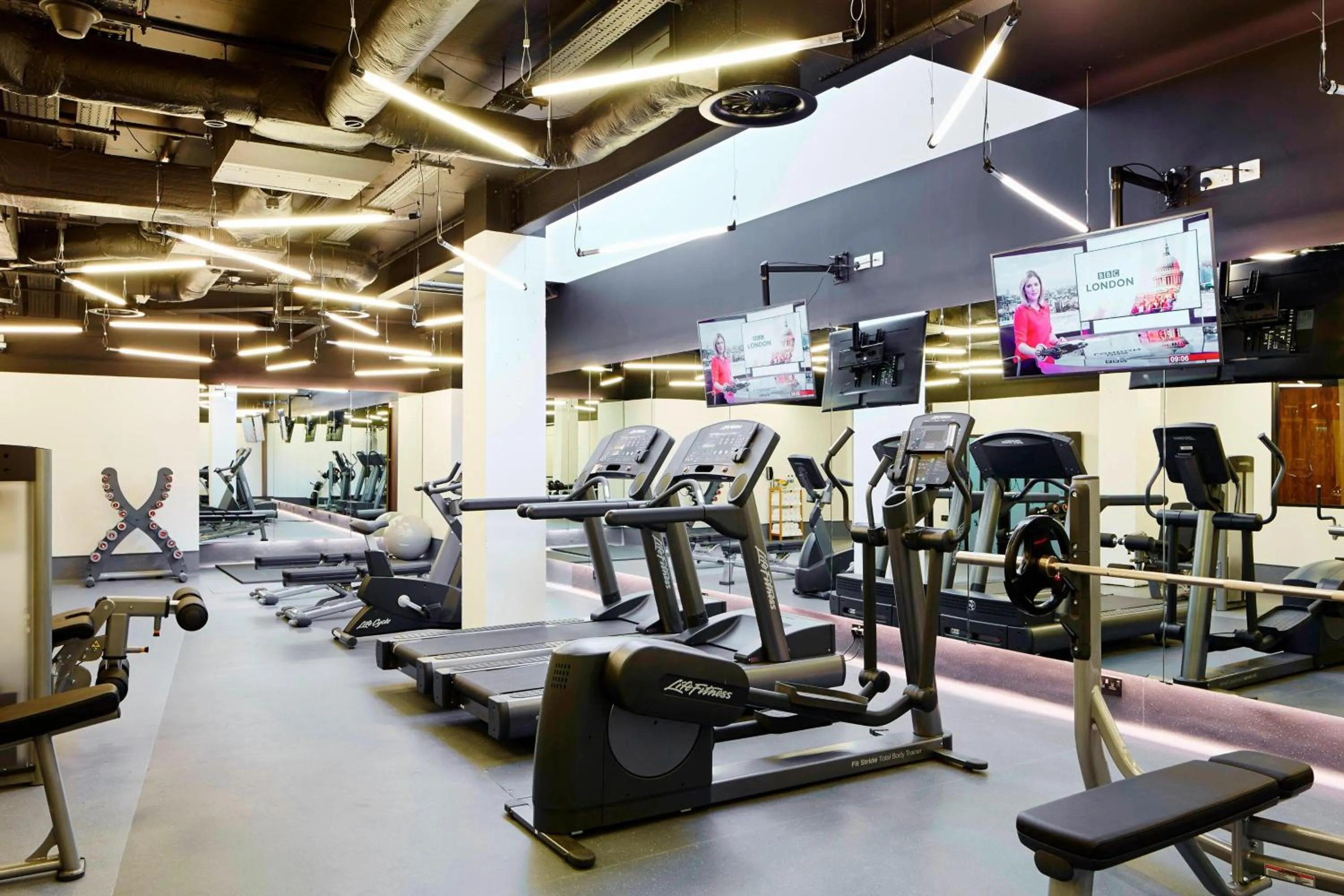 Fitness centre/facilities in Residence Inn by Marriott London Bridge