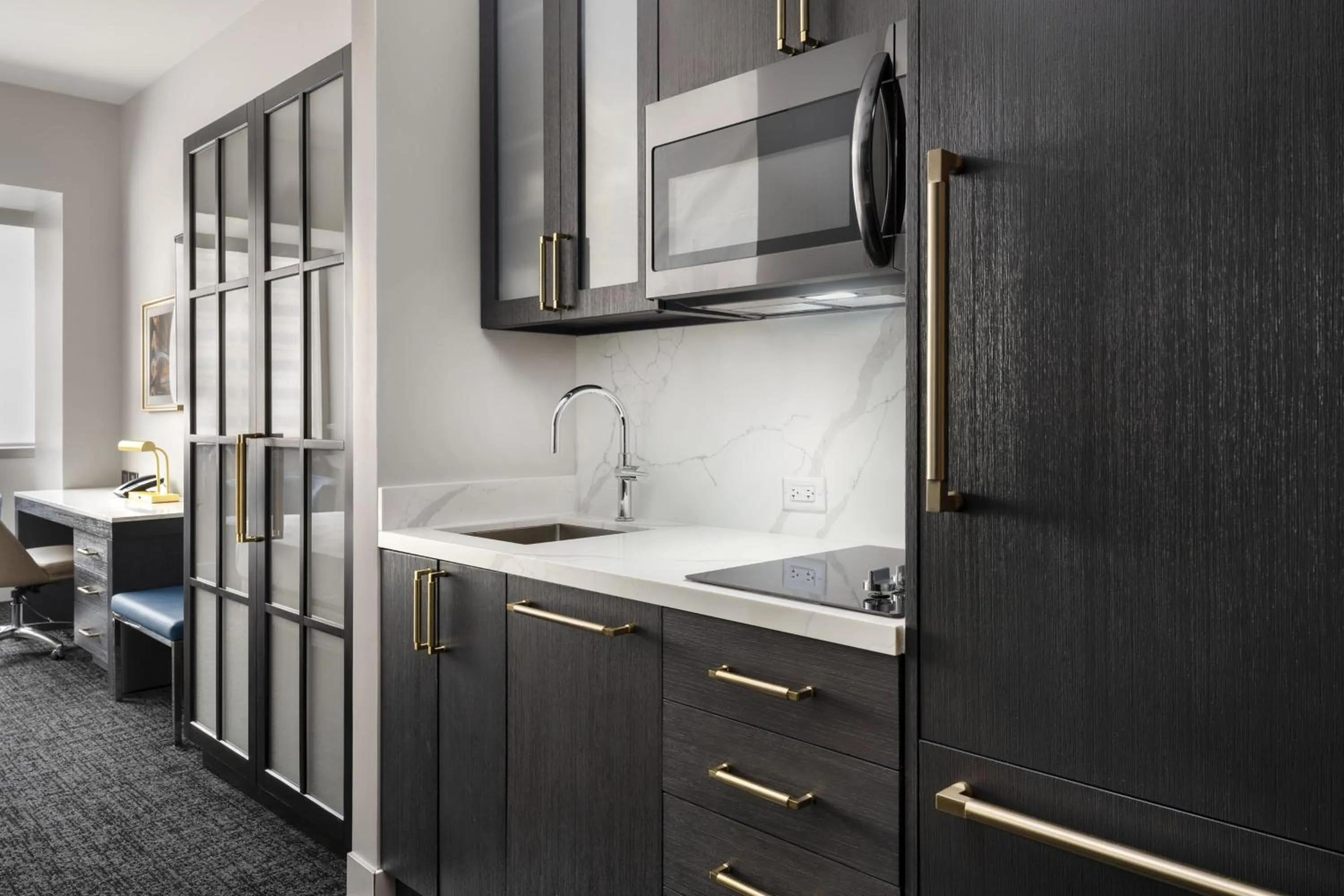 Kitchen or kitchenette in Conrad Chicago