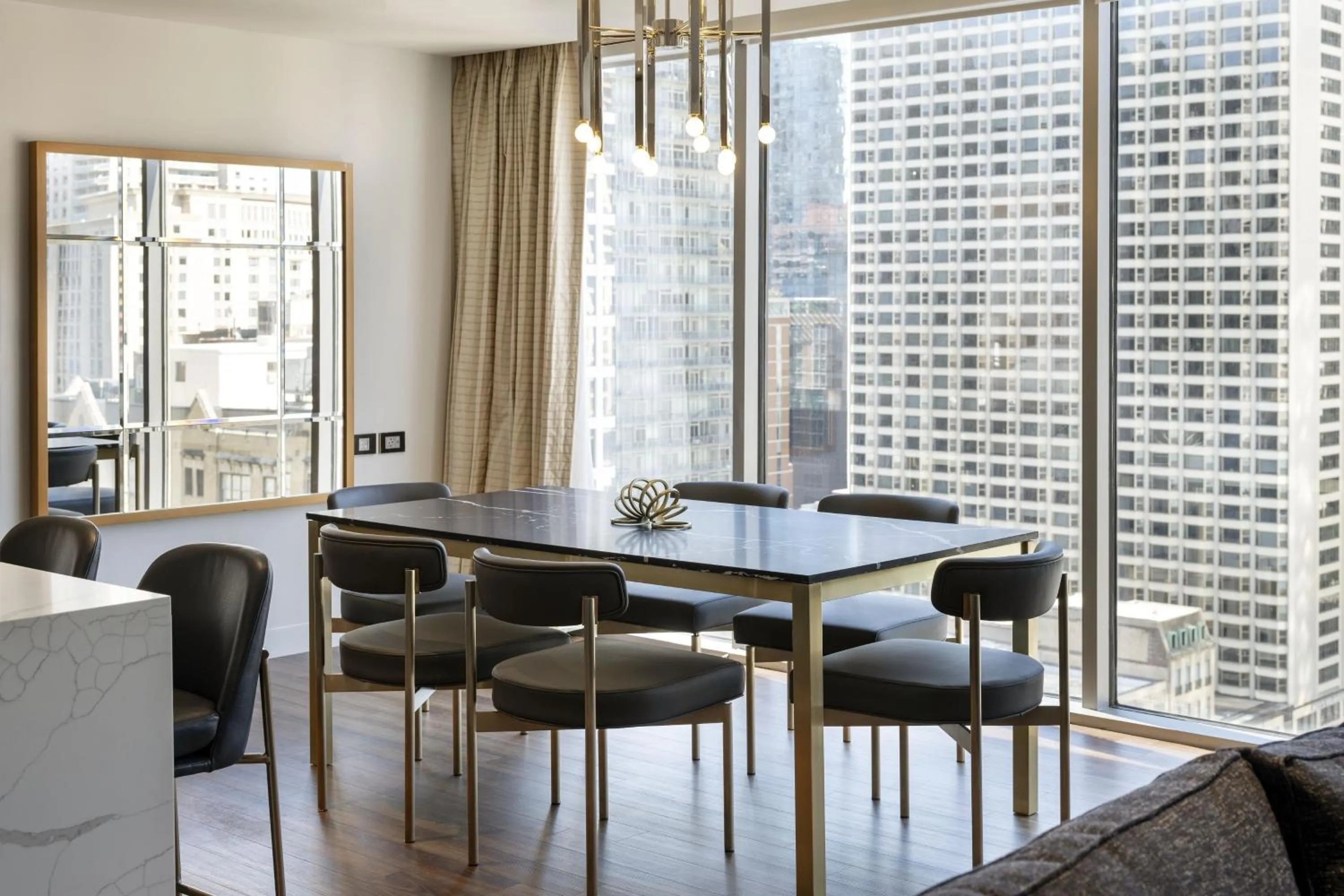 Photo of the whole room in Conrad Chicago