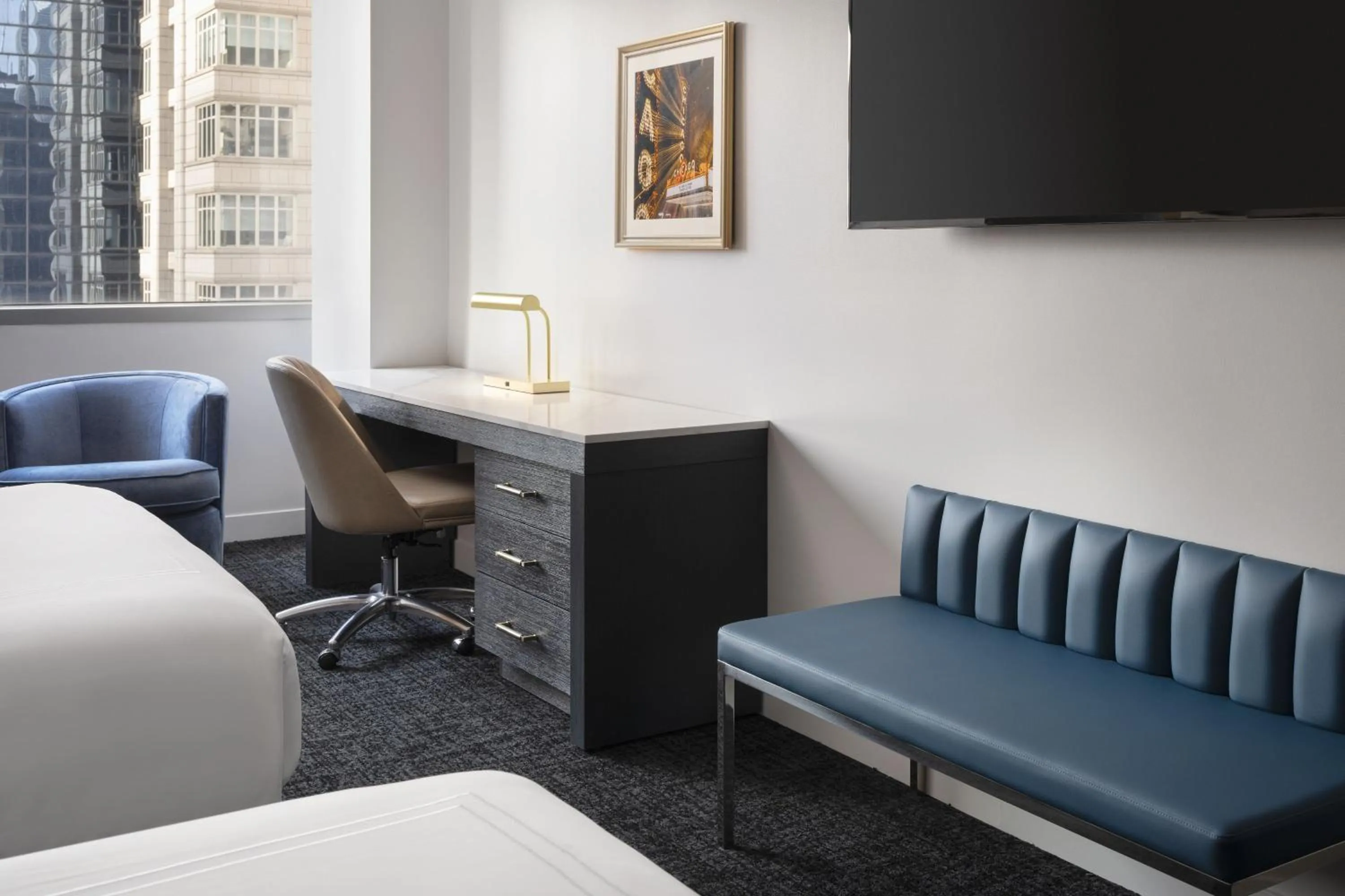 Photo of the whole room in Conrad Chicago