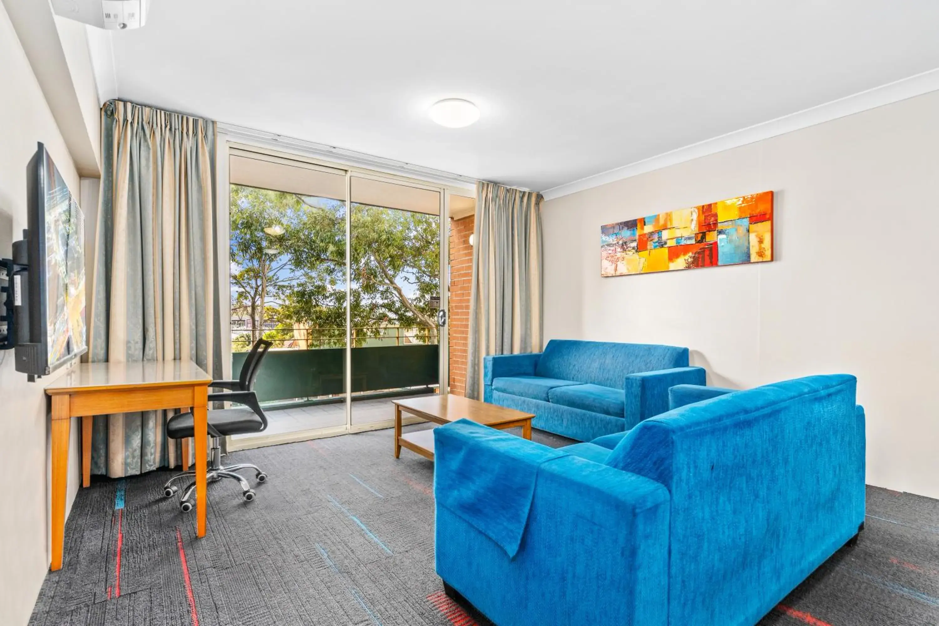 Executive Three-Bedroom Apartment-Daily Housekeeping in APX Parramatta Executive Three-Bedroom Apartment-Daily Housekeeping in APX Parramatta