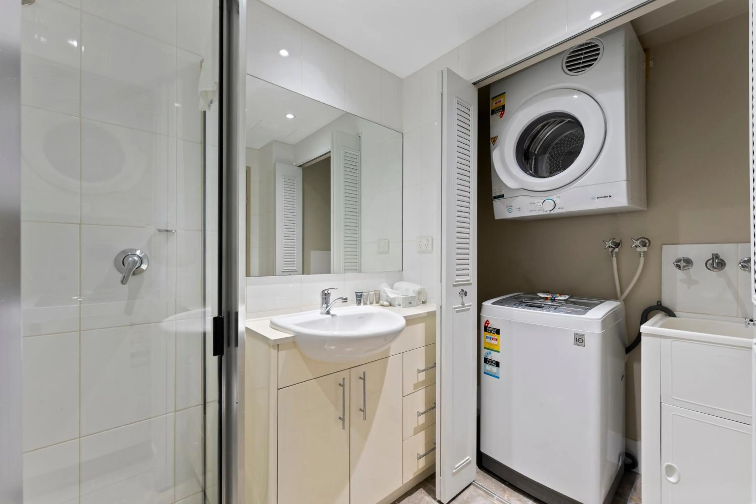 laundry in APX Darling Harbour
