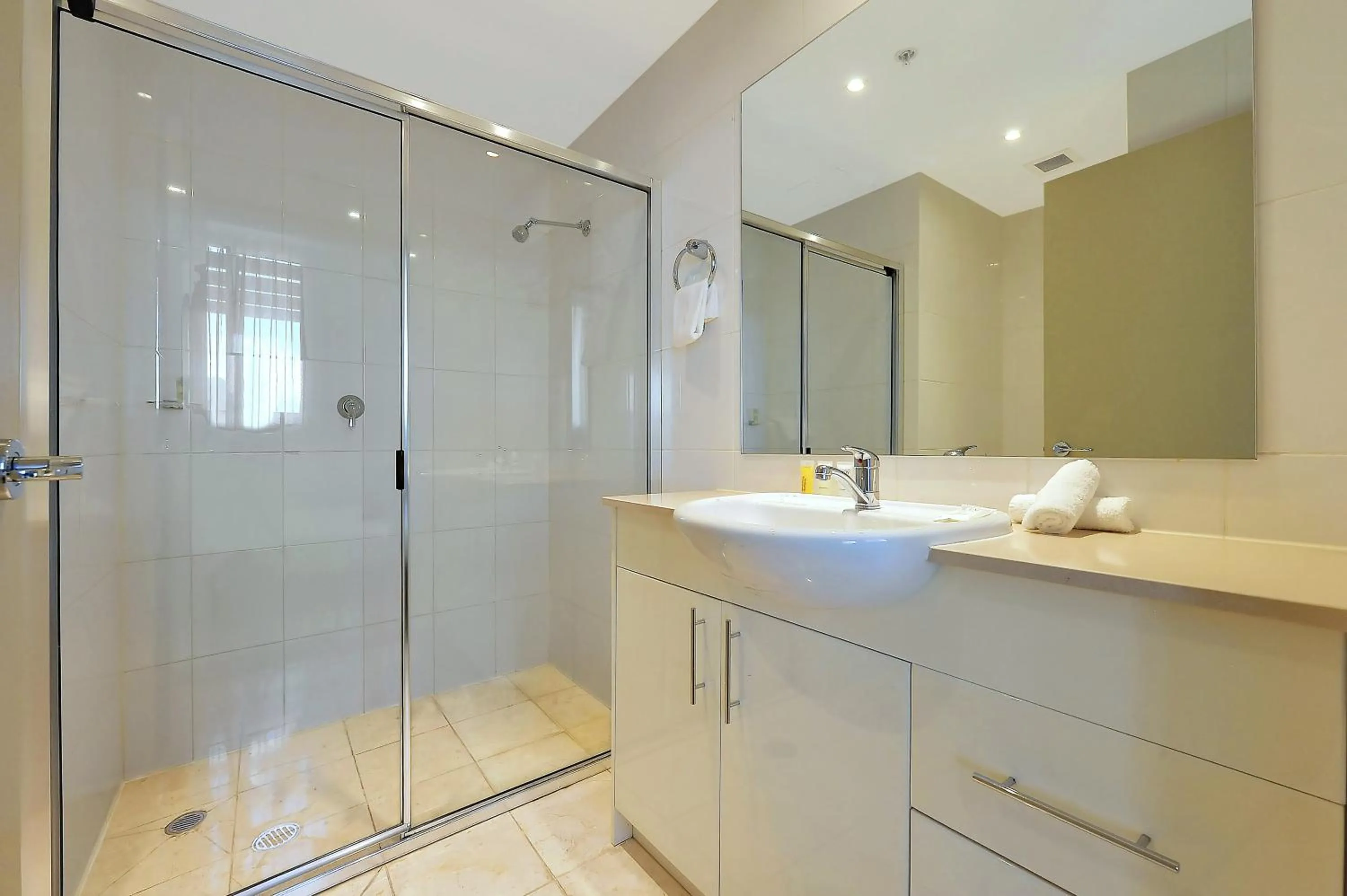 Bathroom in APX Darling Harbour