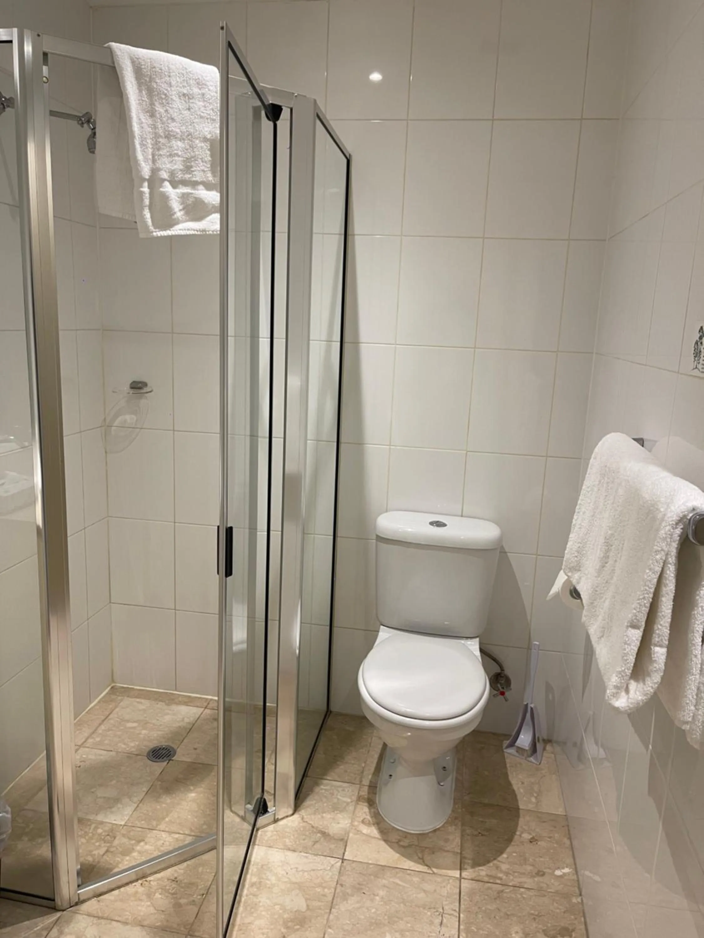 Shower in APX Darling Harbour