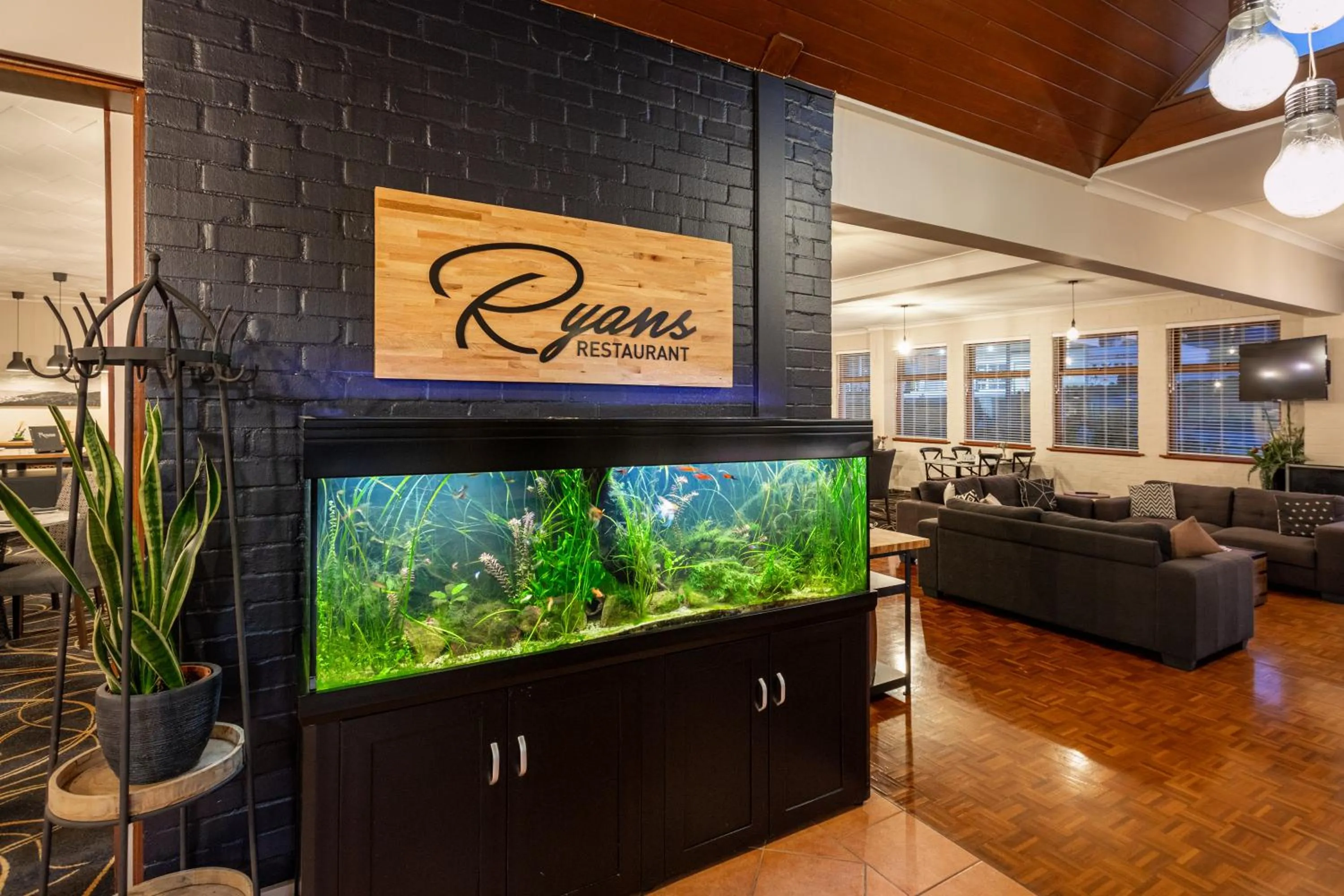 Restaurant/places to eat in Mandala Ace Albany Hotel