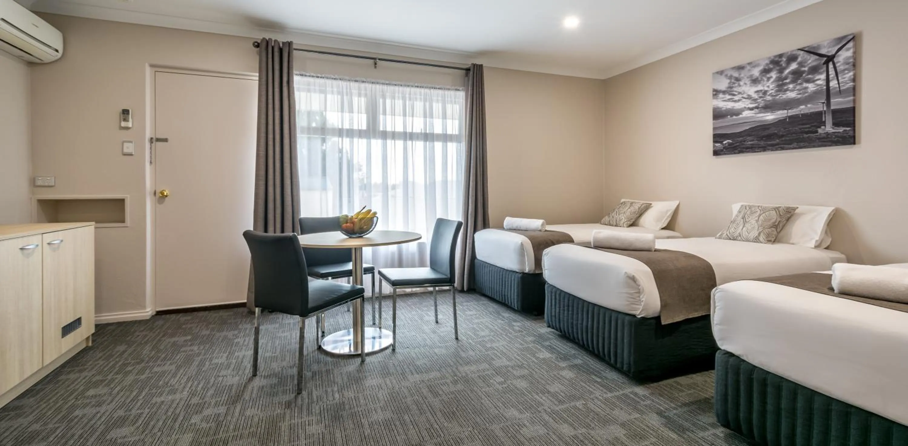 Coffee/tea facilities, Bed in Mandala Ace Albany Hotel