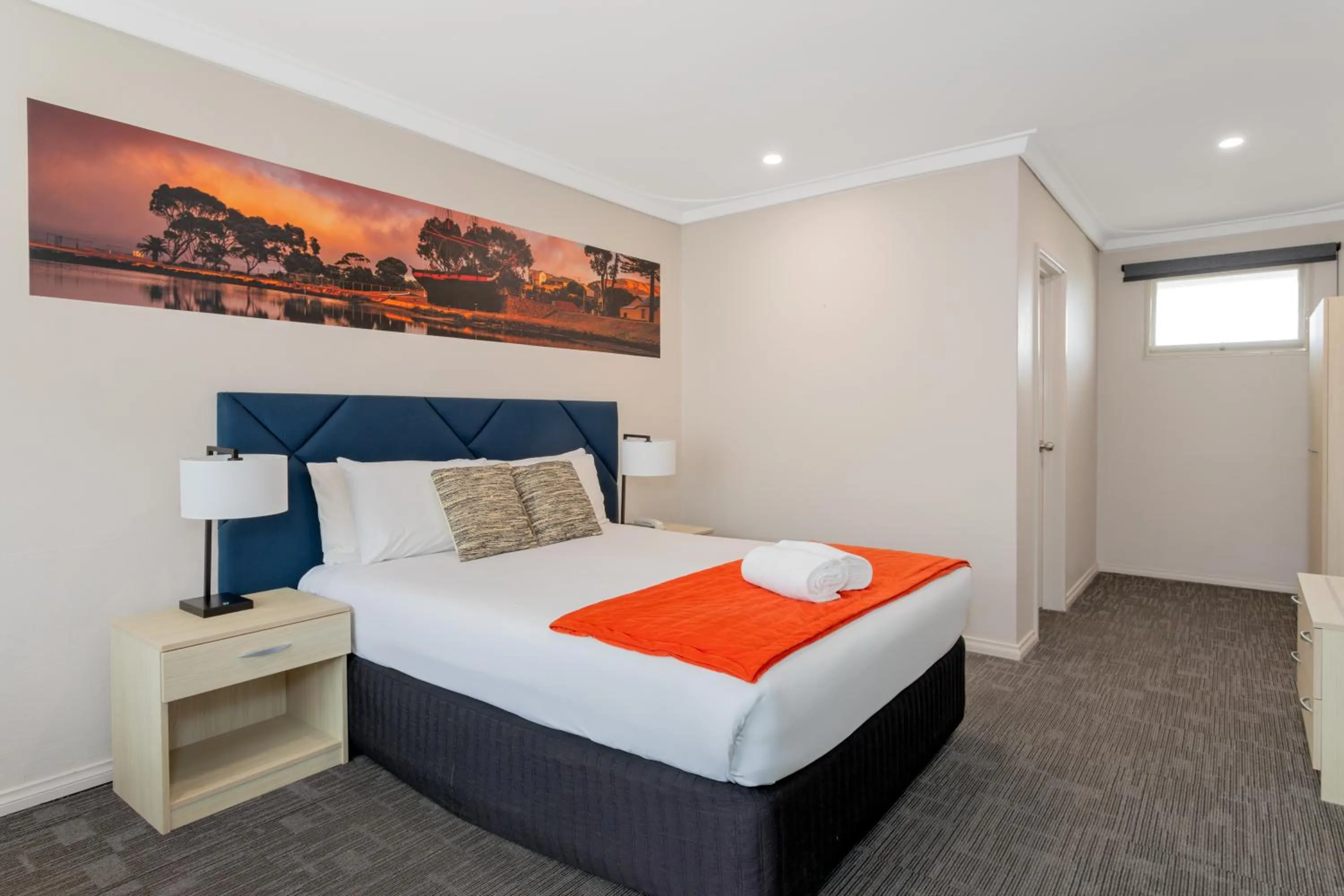 Shower, Bed in Mandala Ace Albany Hotel