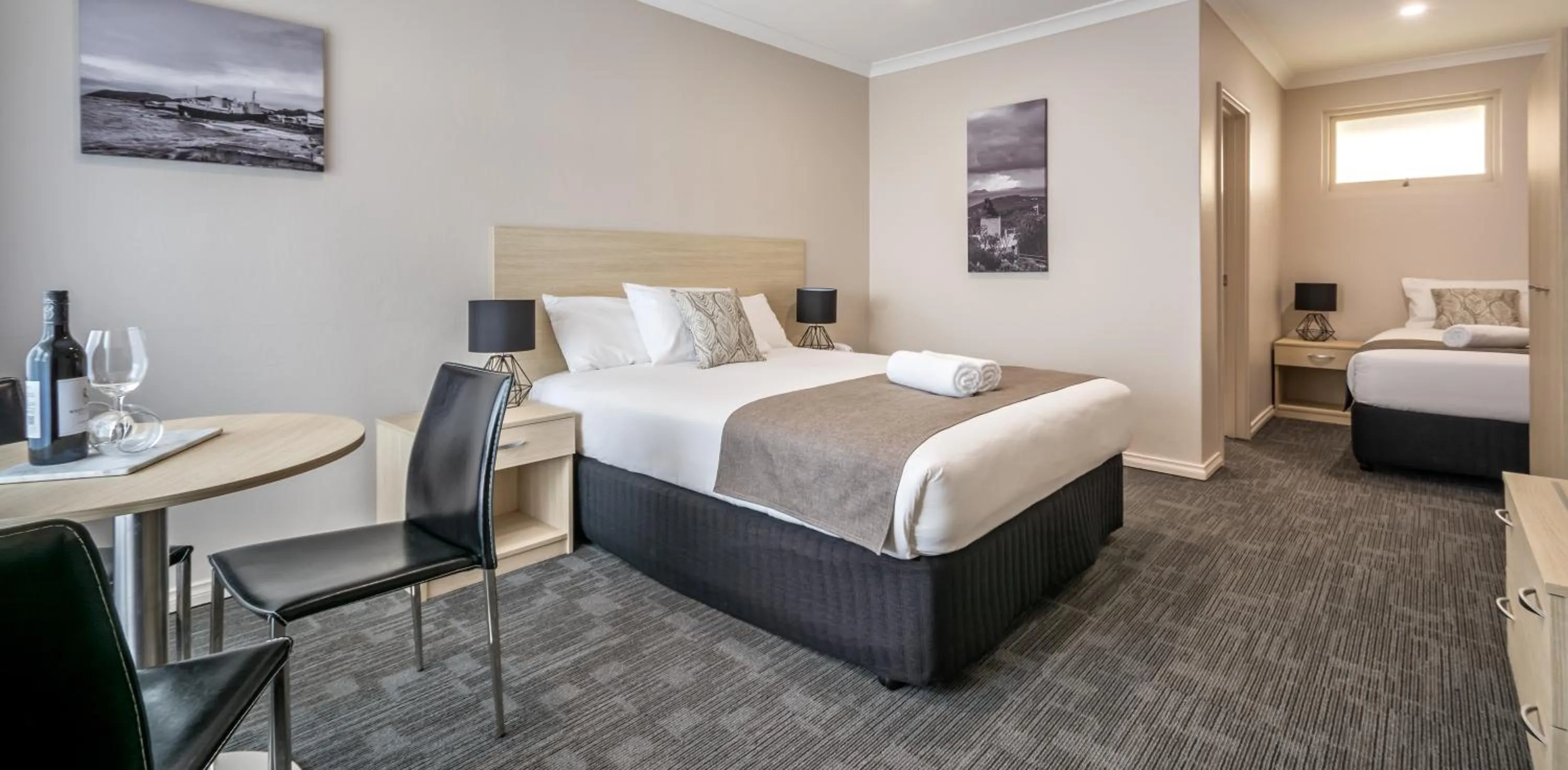 Coffee/tea facilities, Bed in Mandala Ace Albany Hotel