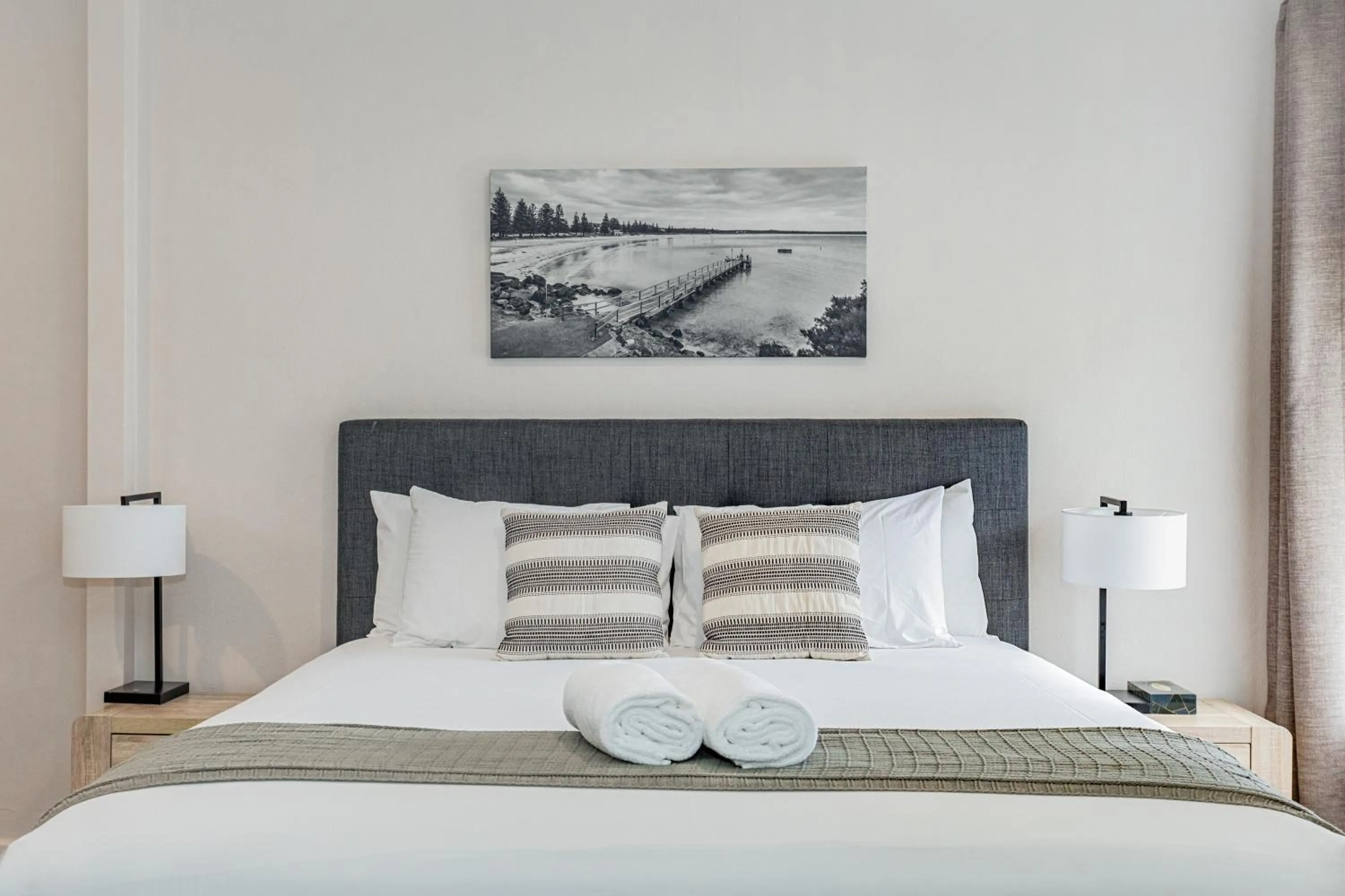 Shower, Bed in Mandala Ace Albany Hotel