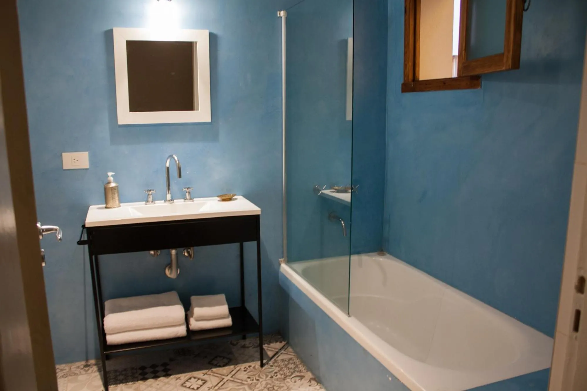 Bathroom in L'Adresse Hôtel Boutique