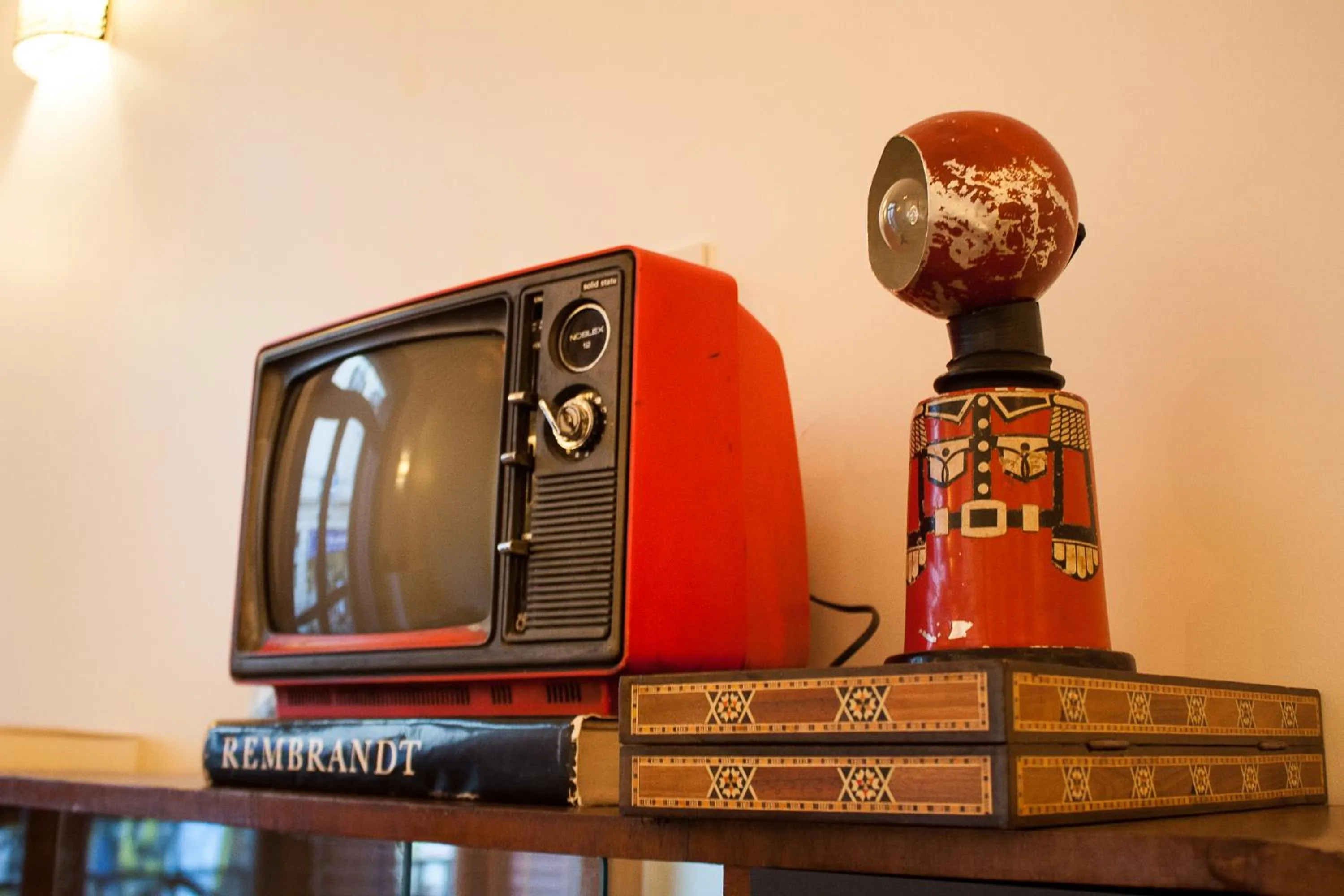 TV and multimedia in L'Adresse Hôtel Boutique
