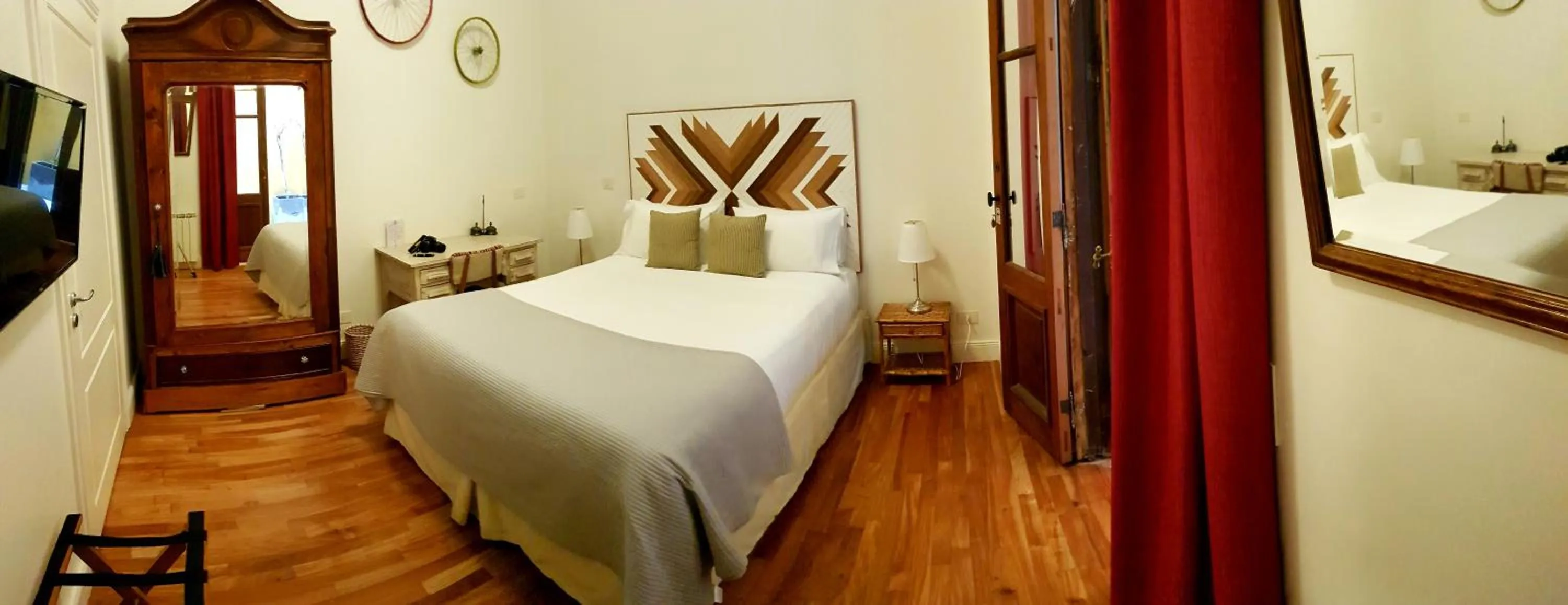 Bed in L'Adresse Hôtel Boutique