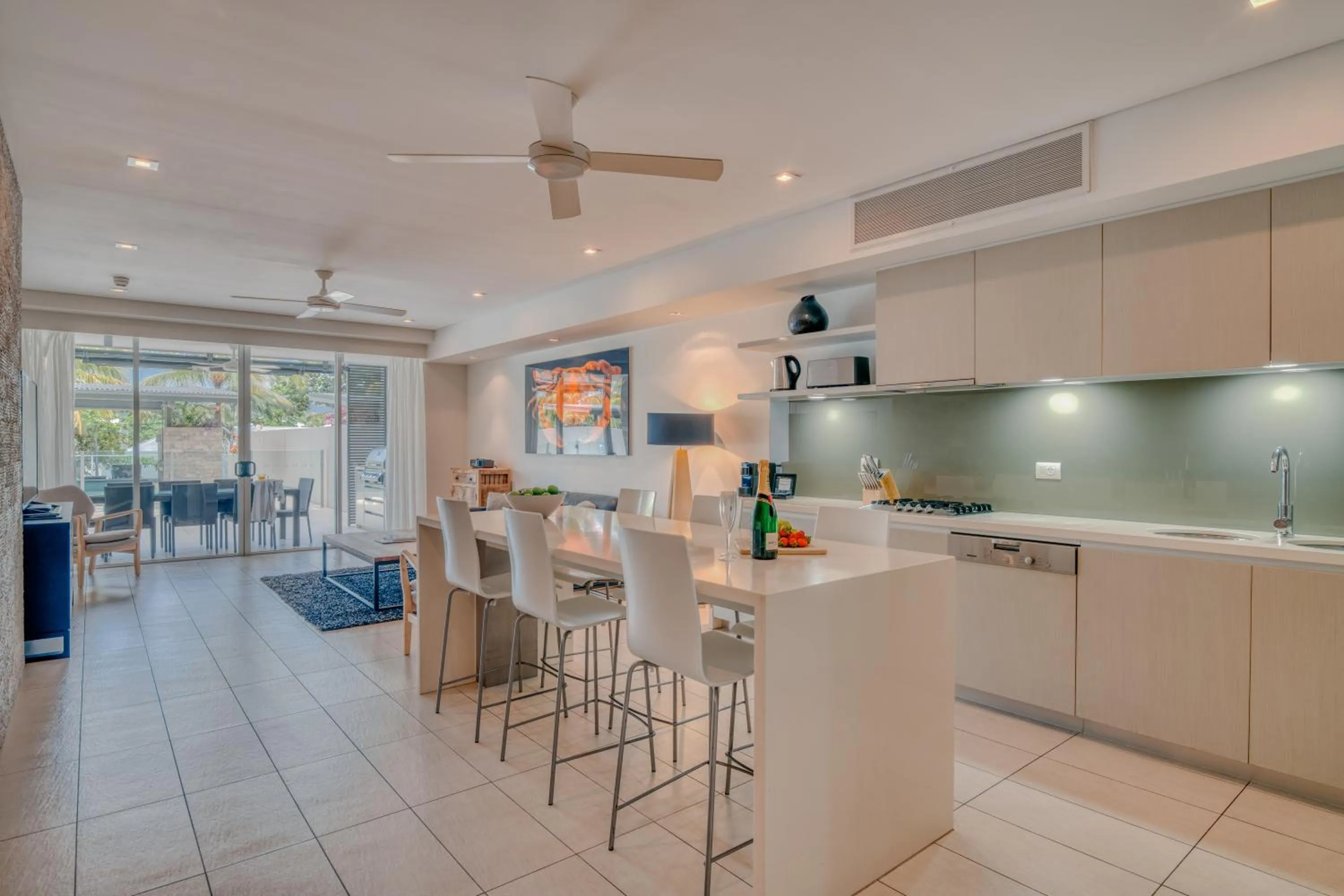 Kitchen or kitchenette in Coconut Grove