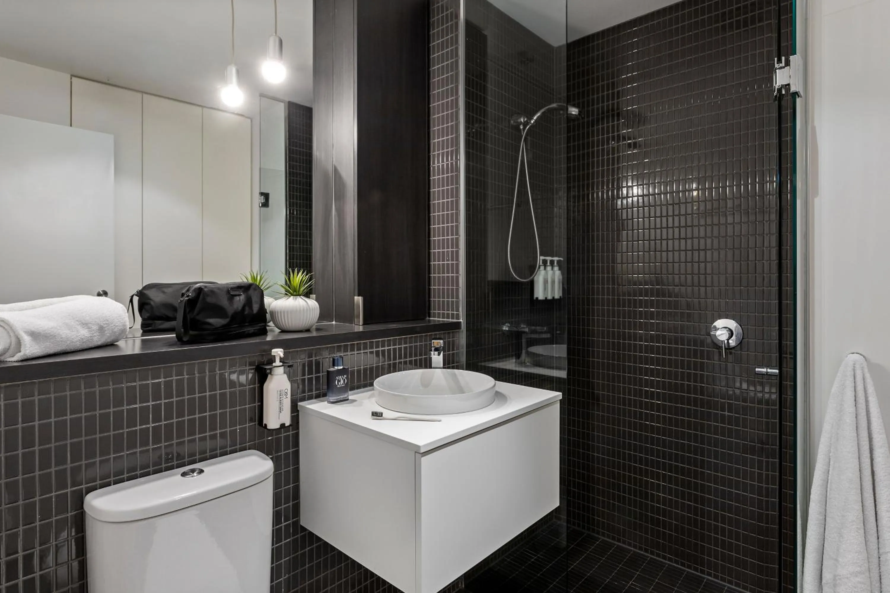 Shower in Punthill South Yarra Grand