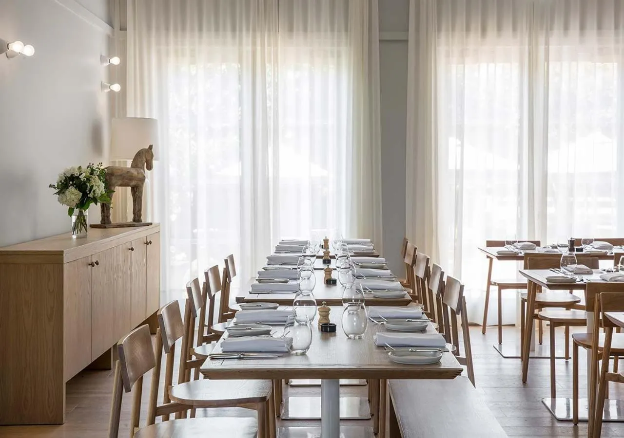 Restaurant/places to eat in Lancemore Lindenderry Red Hill