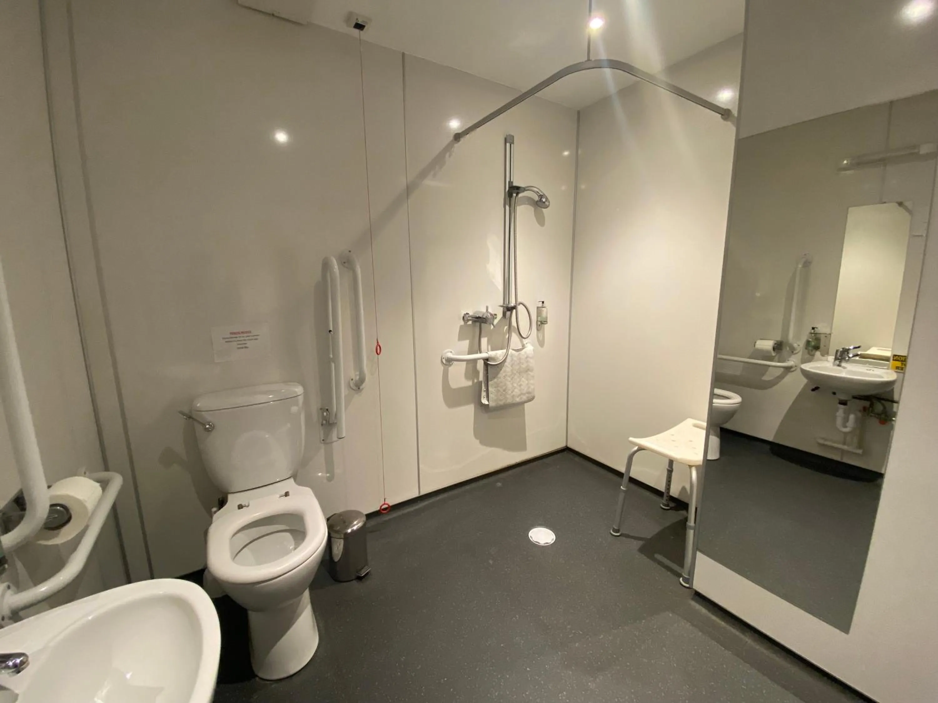 Shower in The Lodge At Perth Racecourse