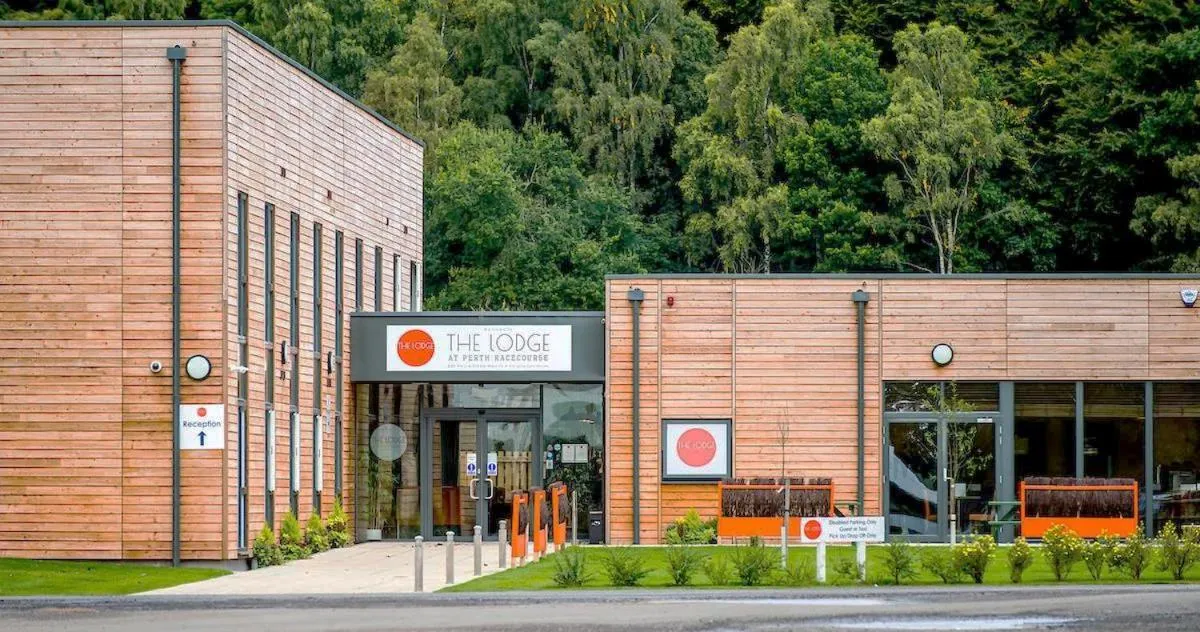 The Lodge At Perth Racecourse