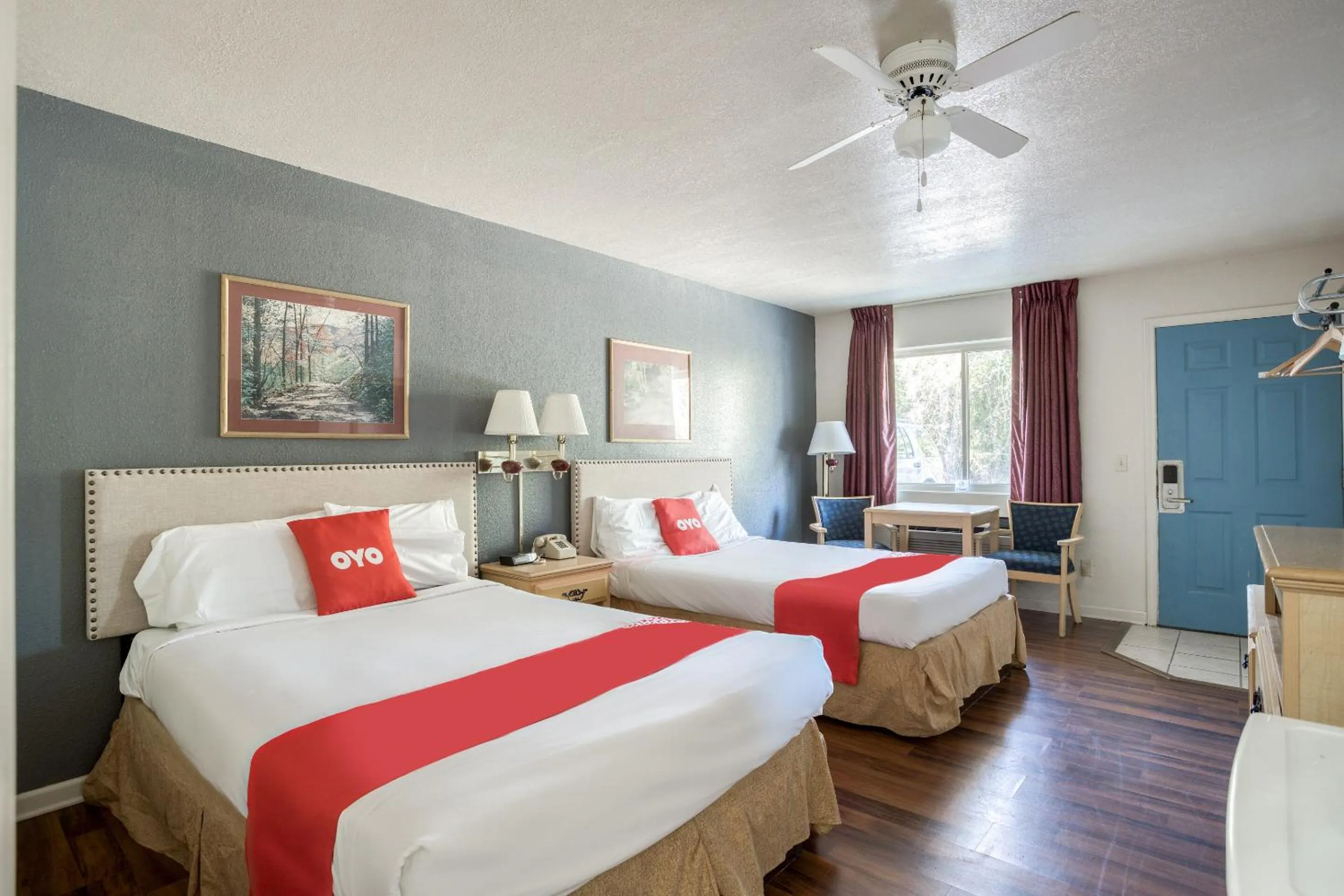 Bedroom, Bed in OYO Hotel Heber Springs Lakeside