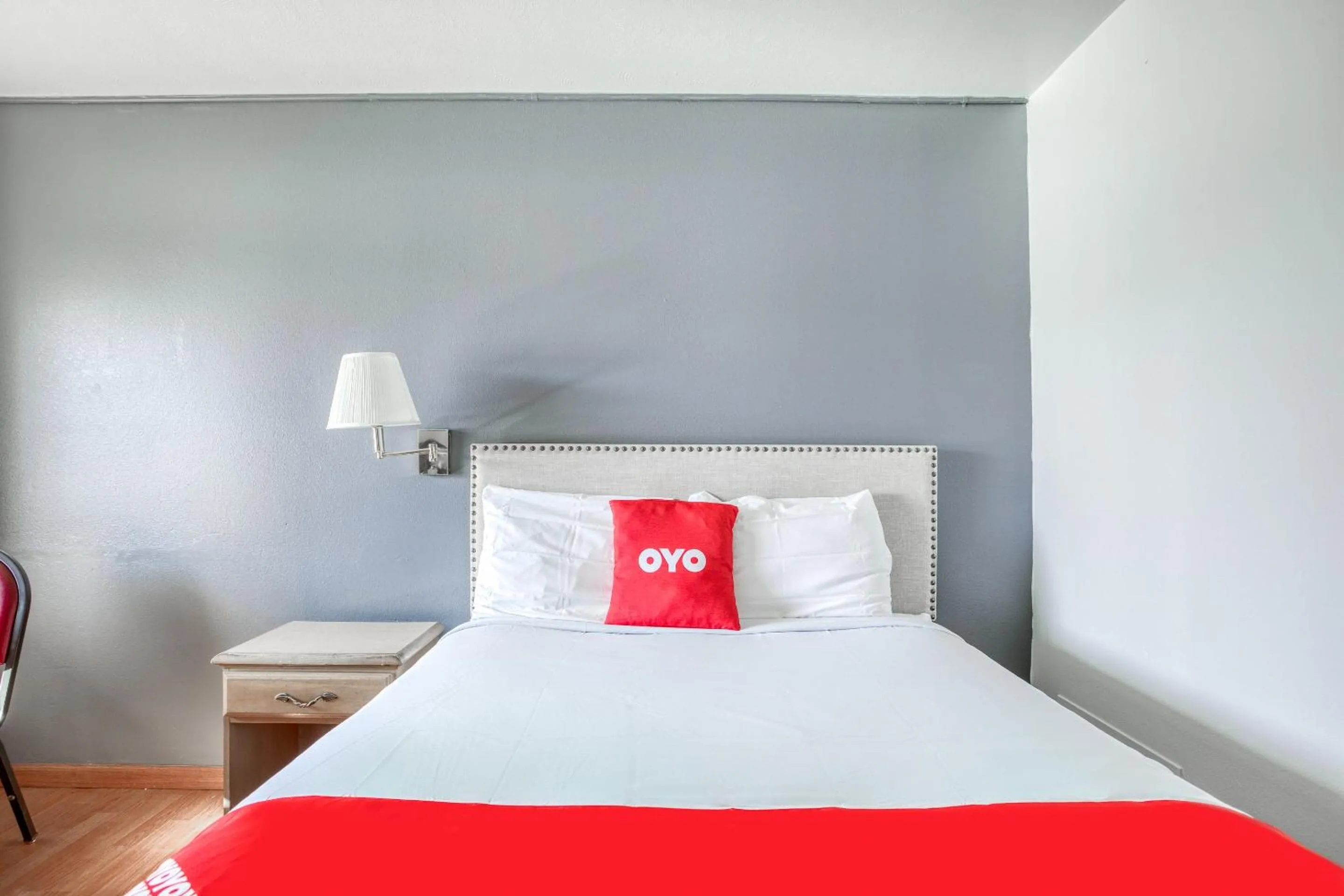 Bedroom, Bed in OYO Hotel Heber Springs Lakeside