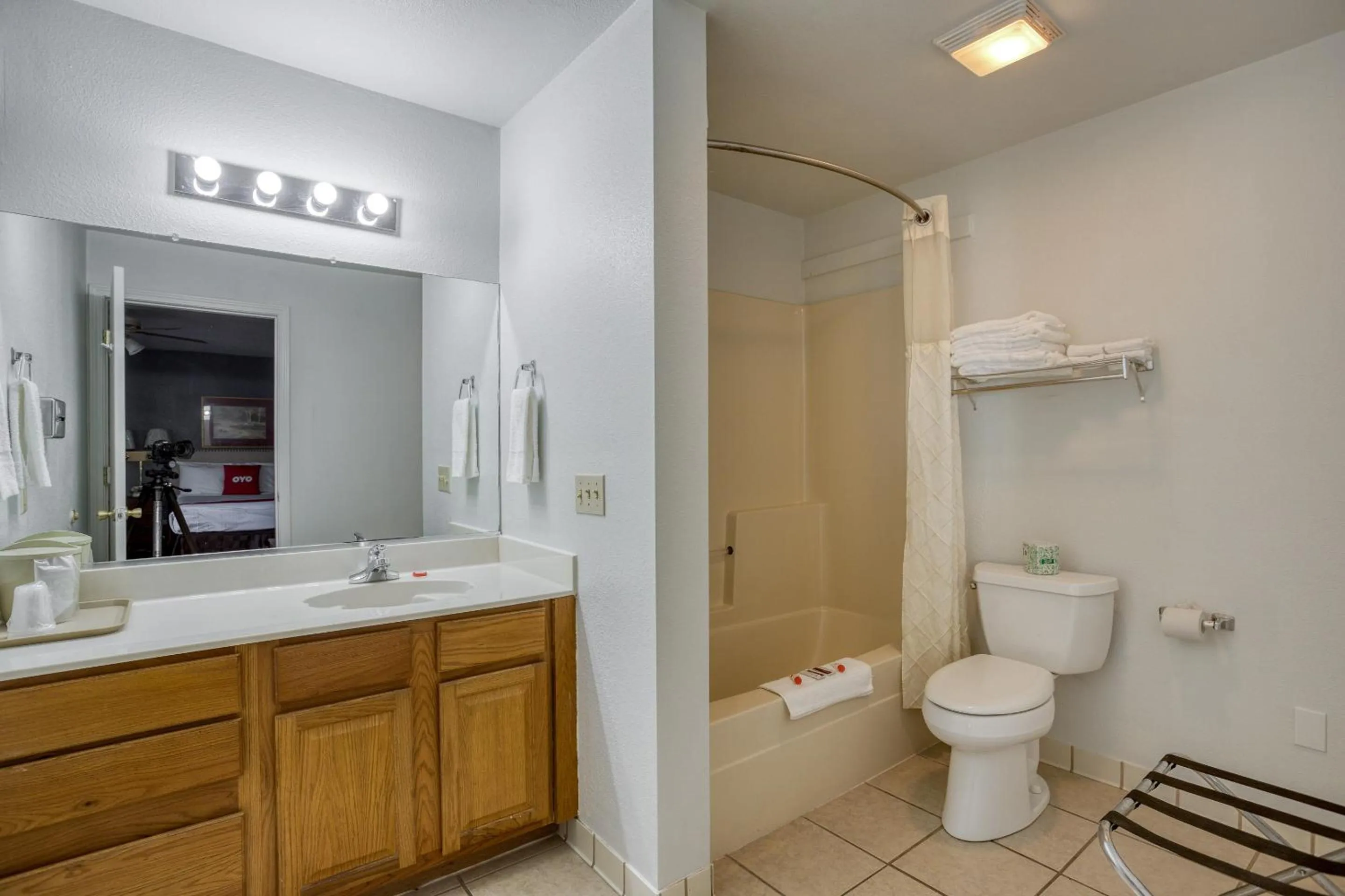 Bathroom in OYO Hotel Heber Springs Lakeside