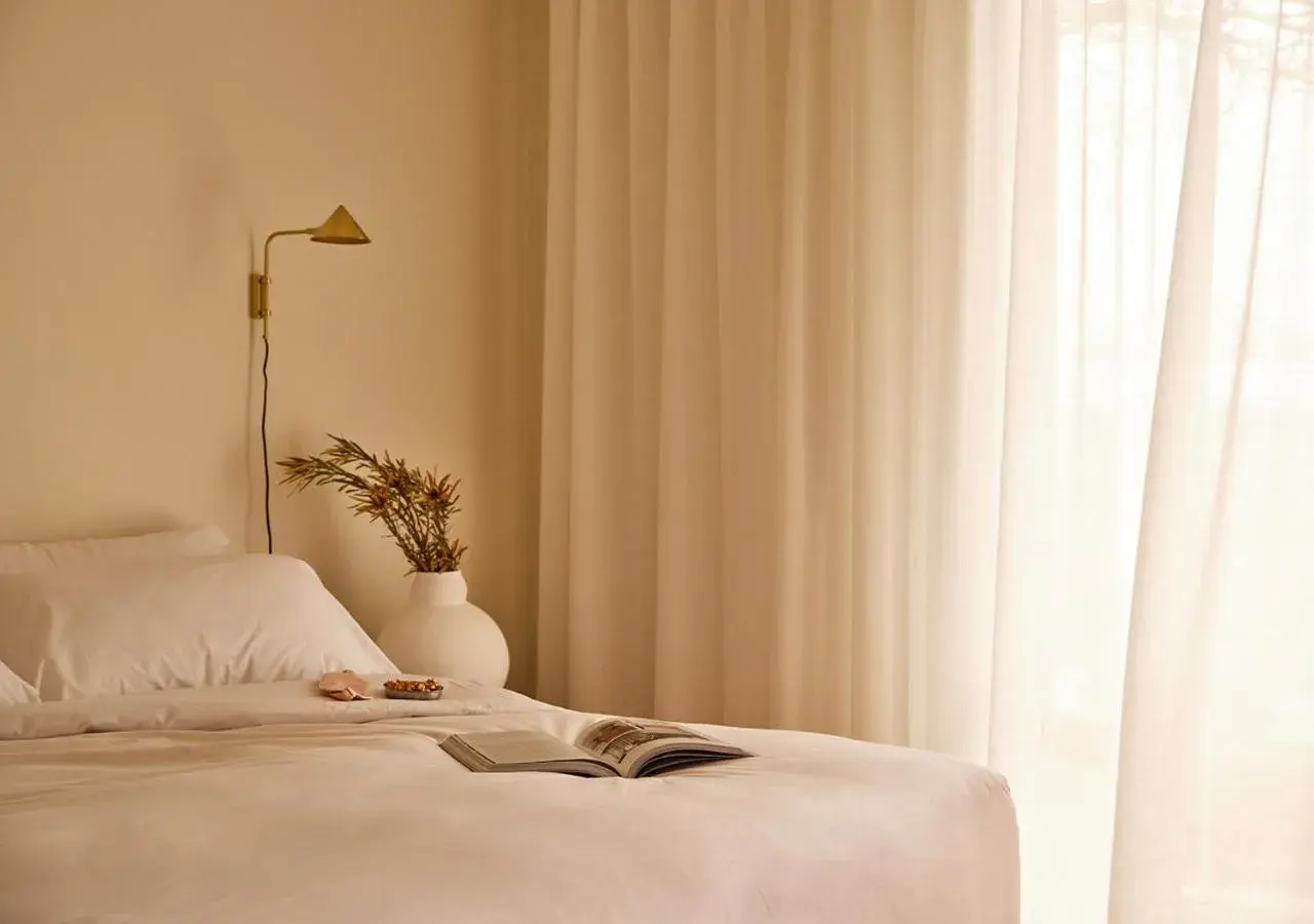 Balcony Sunset Suite - Includes Breakfast, Parking and WiFi in Lancemore Milawa Balcony Sunset Suite - Includes Breakfast, Parking and WiFi in Lancemore Milawa