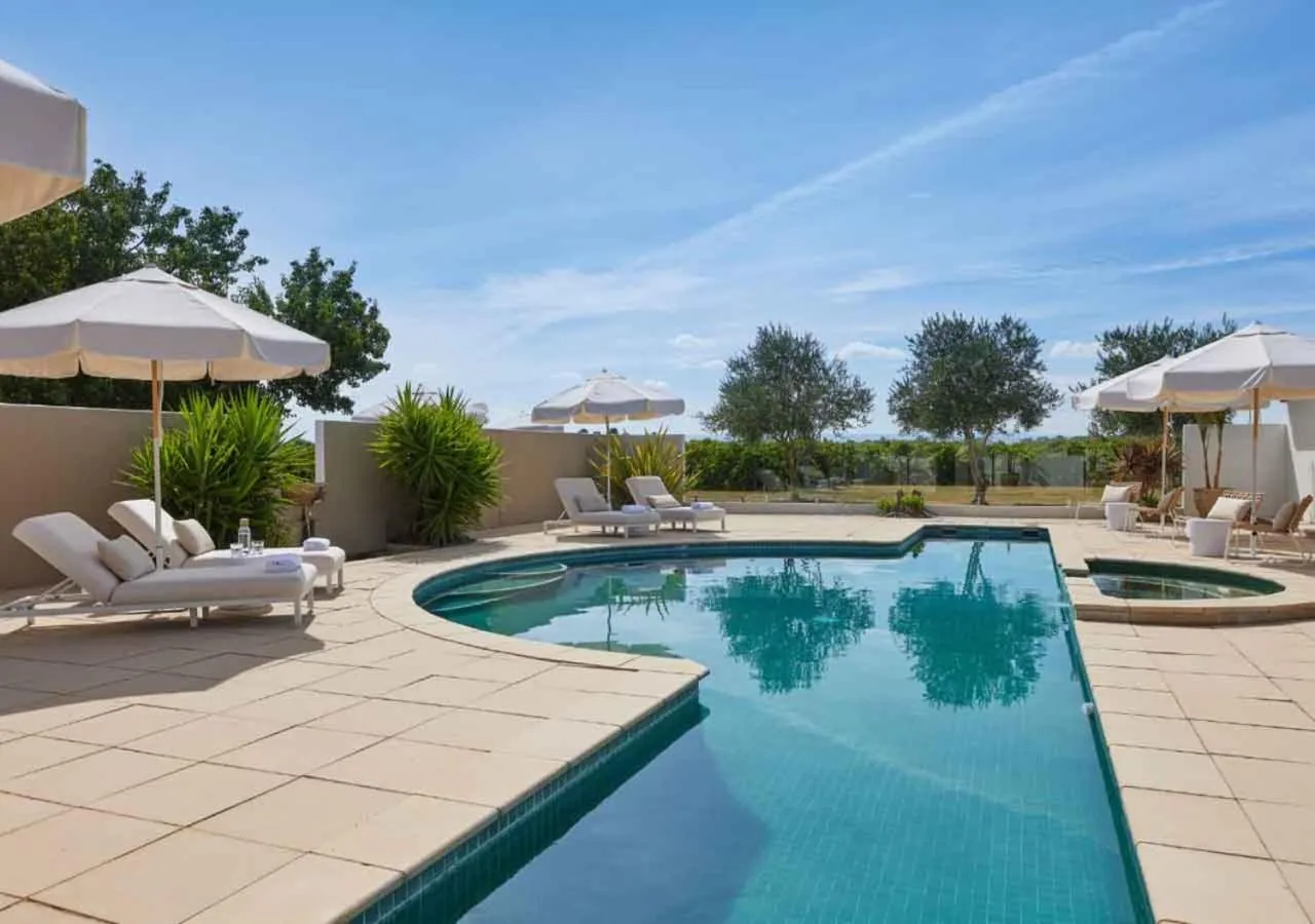 Swimming pool in Lancemore Milawa