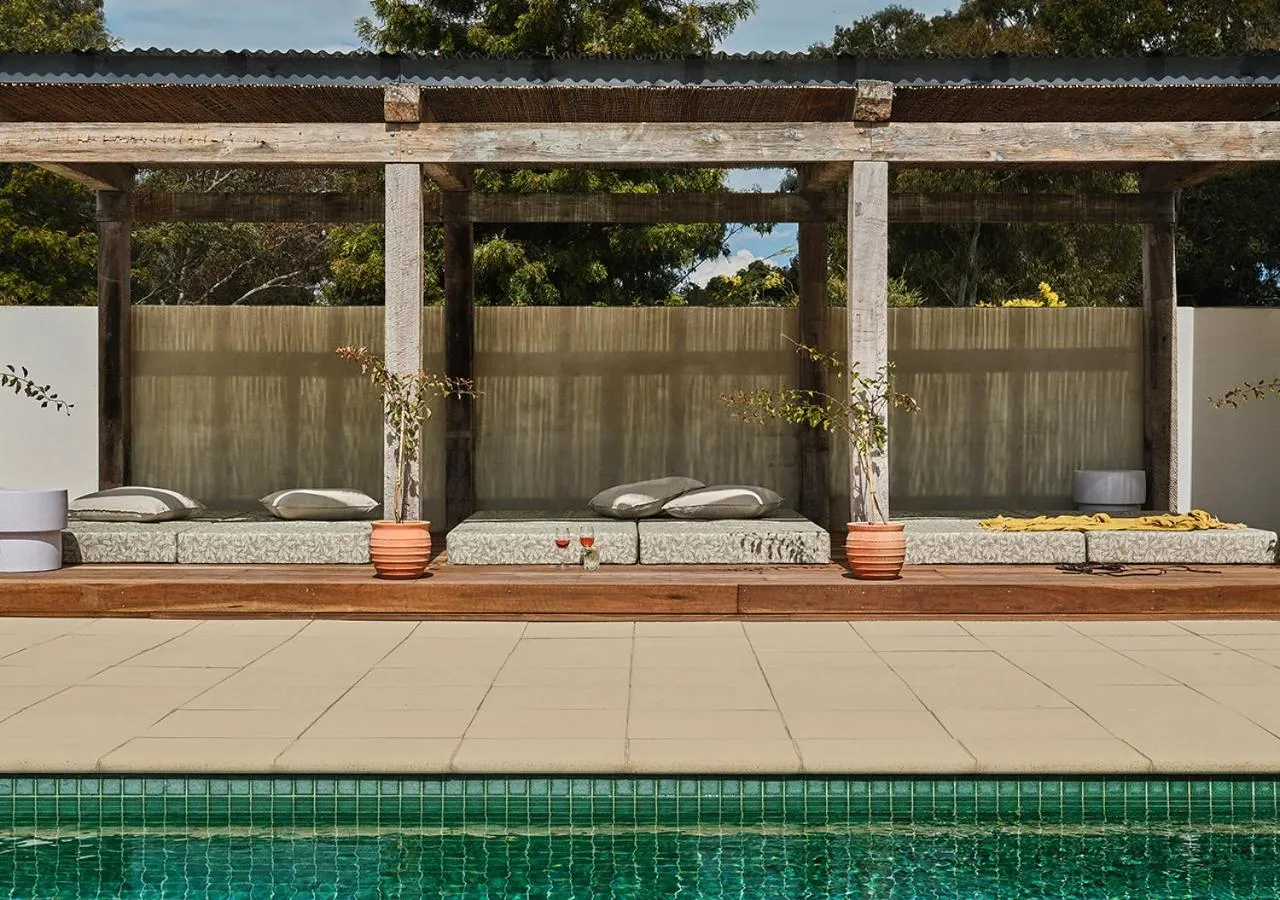 Swimming pool in Lancemore Milawa