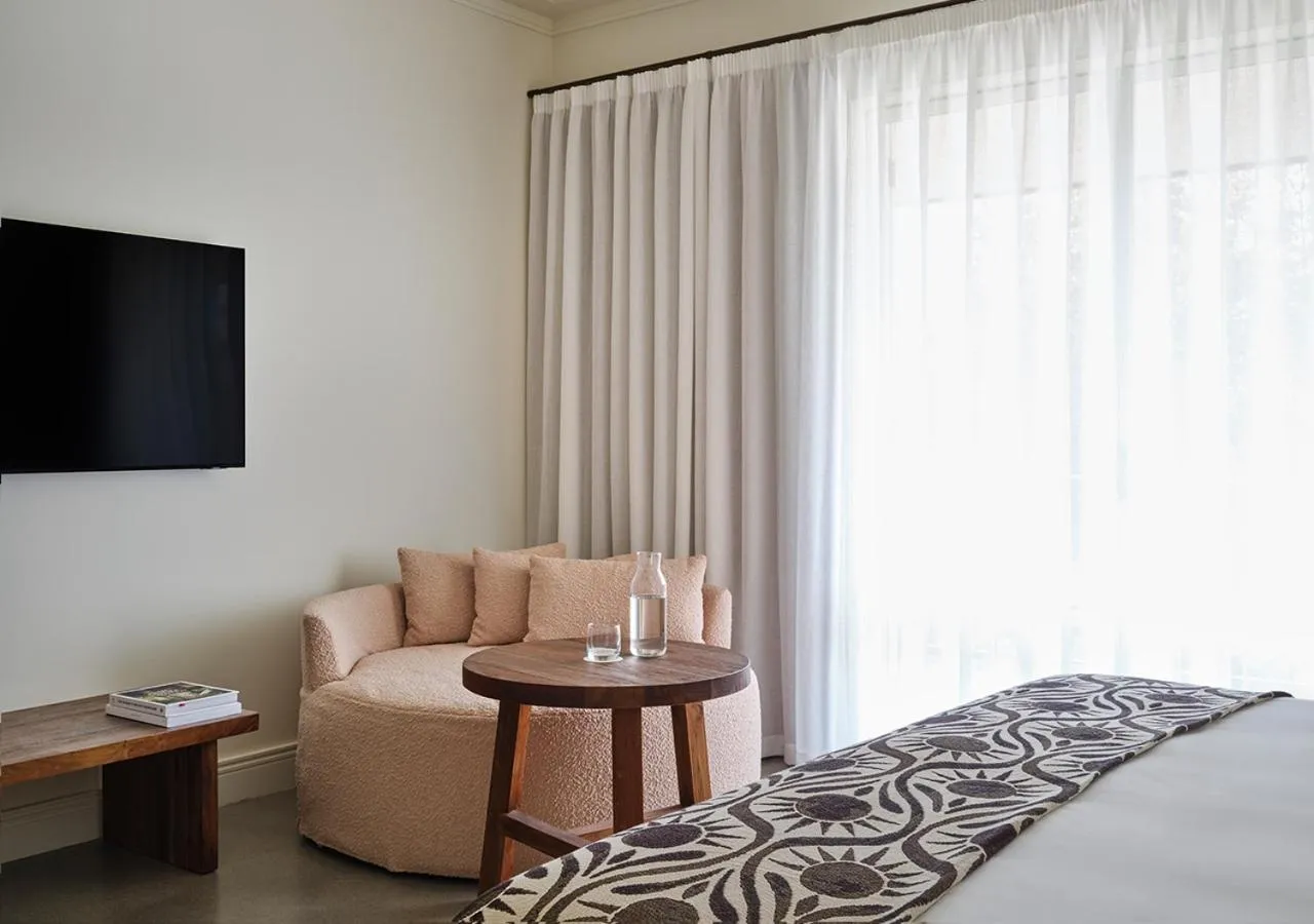 Photo of the whole room, Bed in Lancemore Milawa