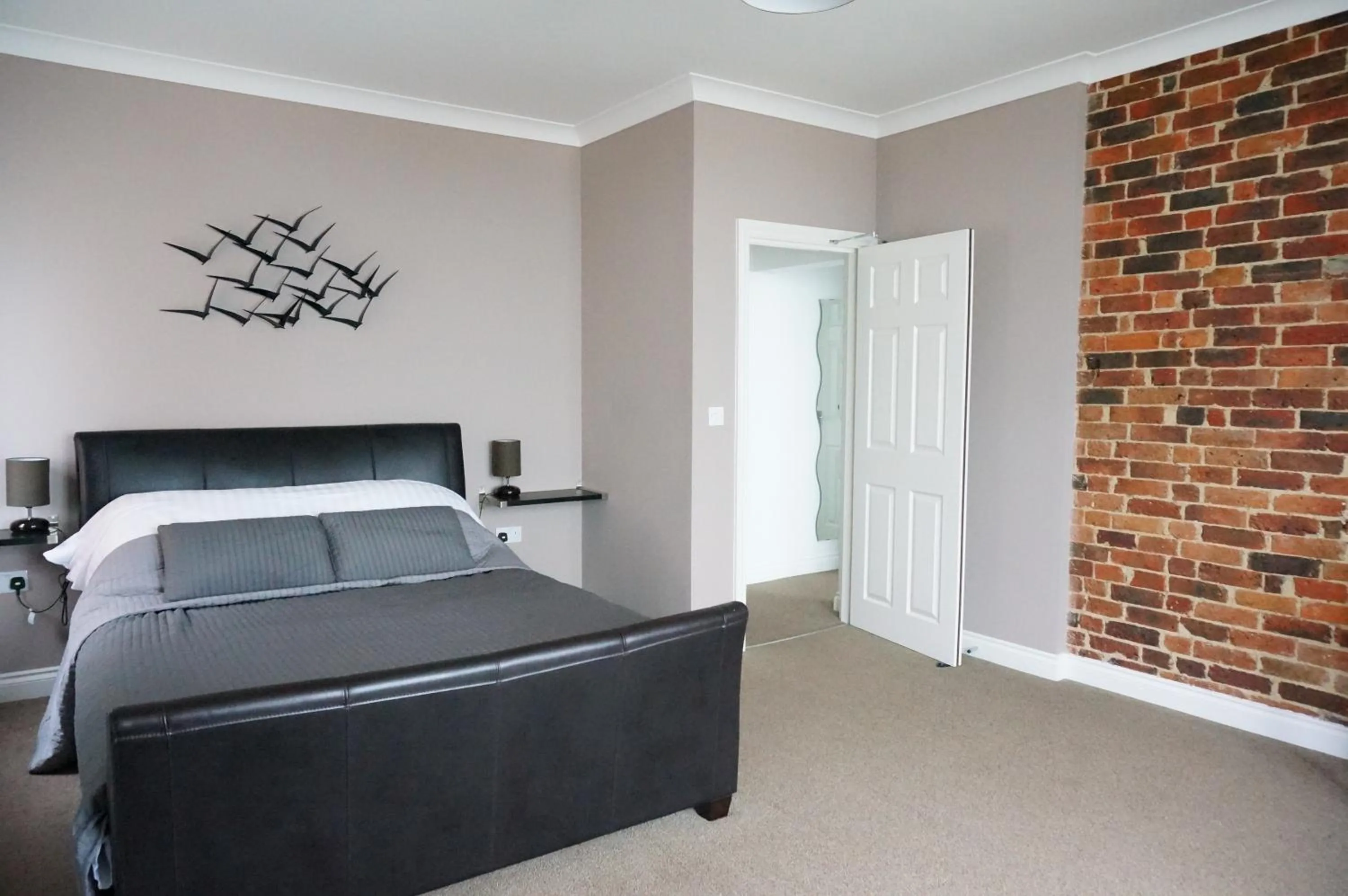 Bedroom, Bed in shoreside inn