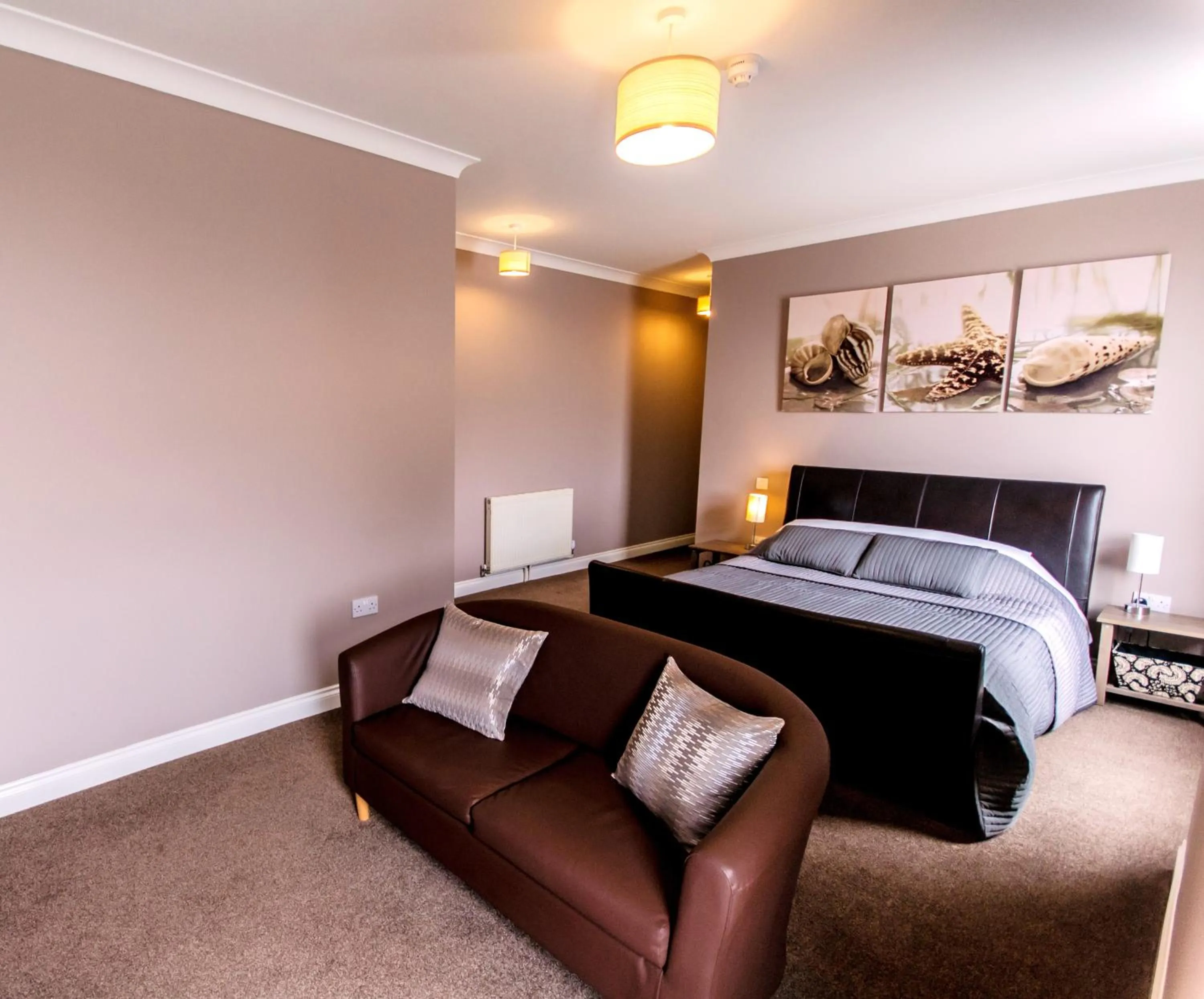 Bedroom, Bed in shoreside inn