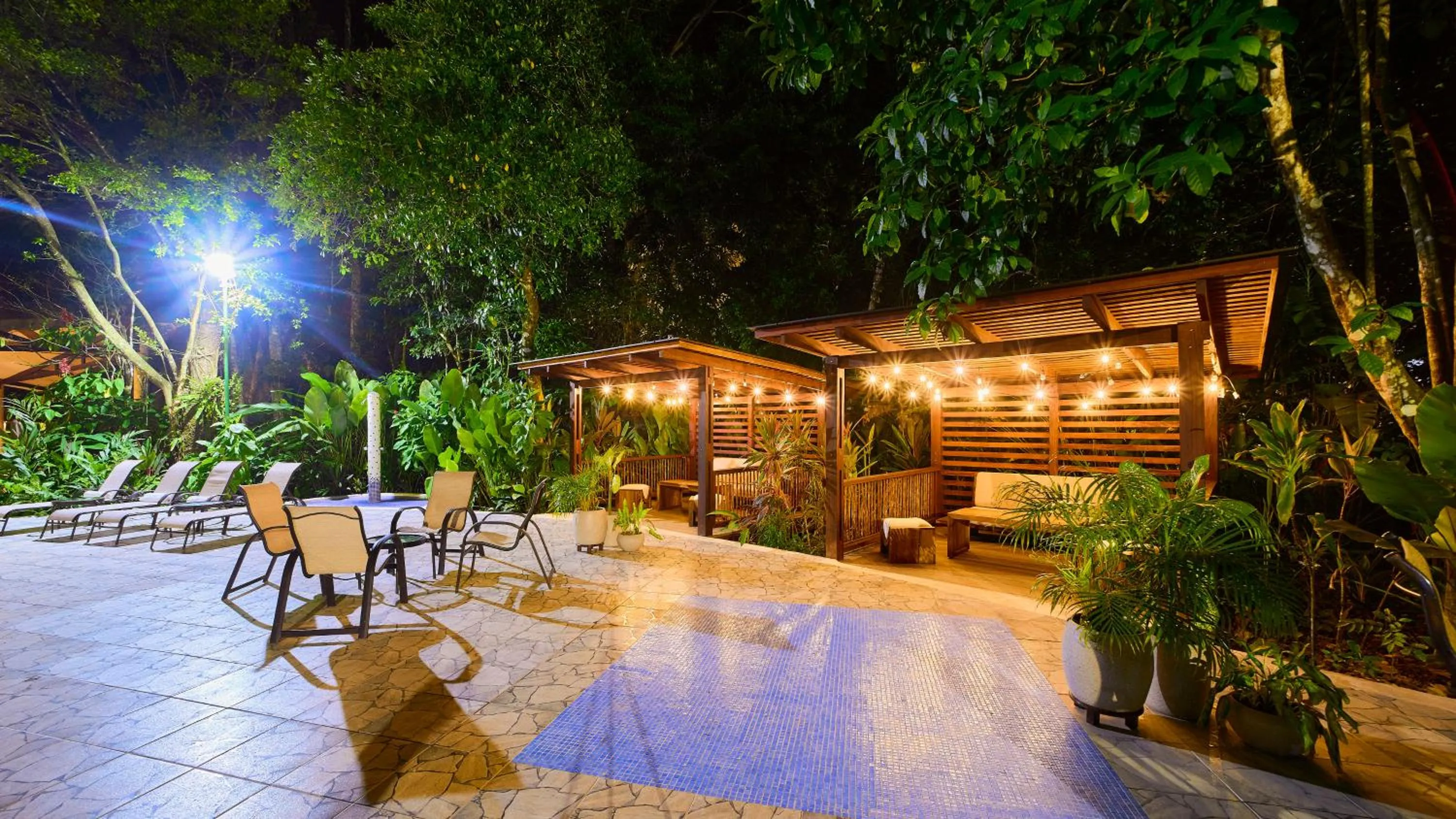 Night in Aninga Lodge