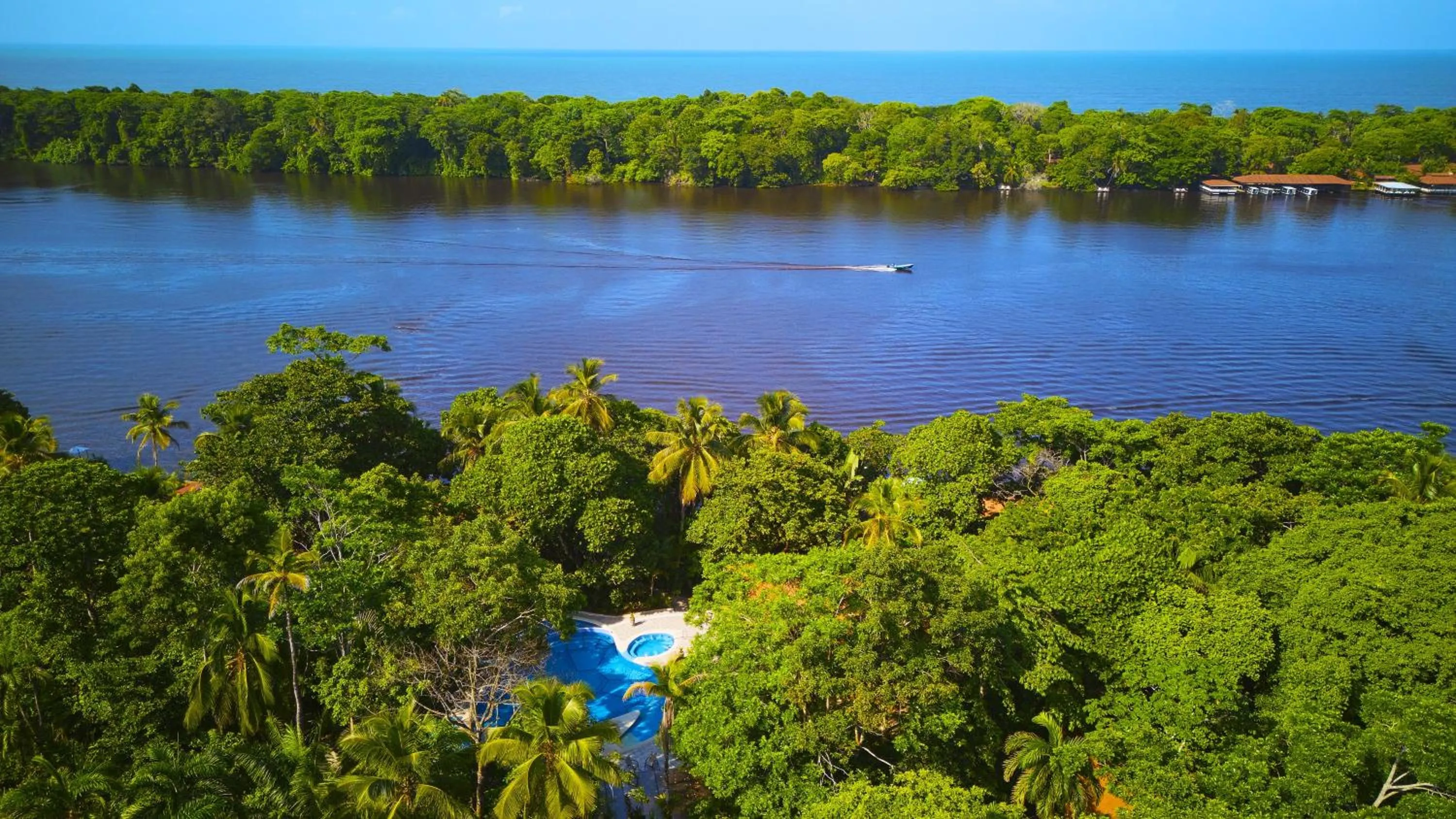 Natural landscape in Aninga Lodge