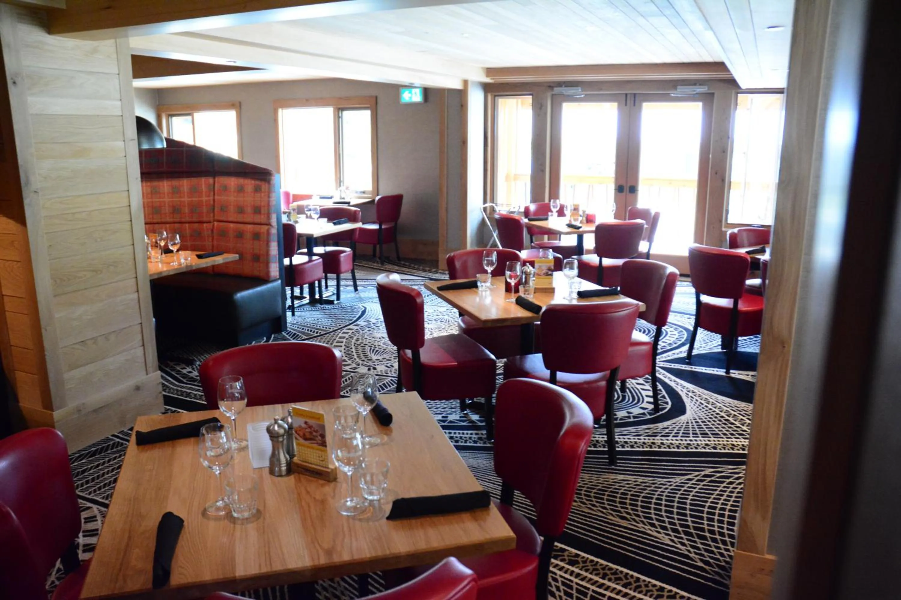 Restaurant/places to eat in Moose Hotel and Suites