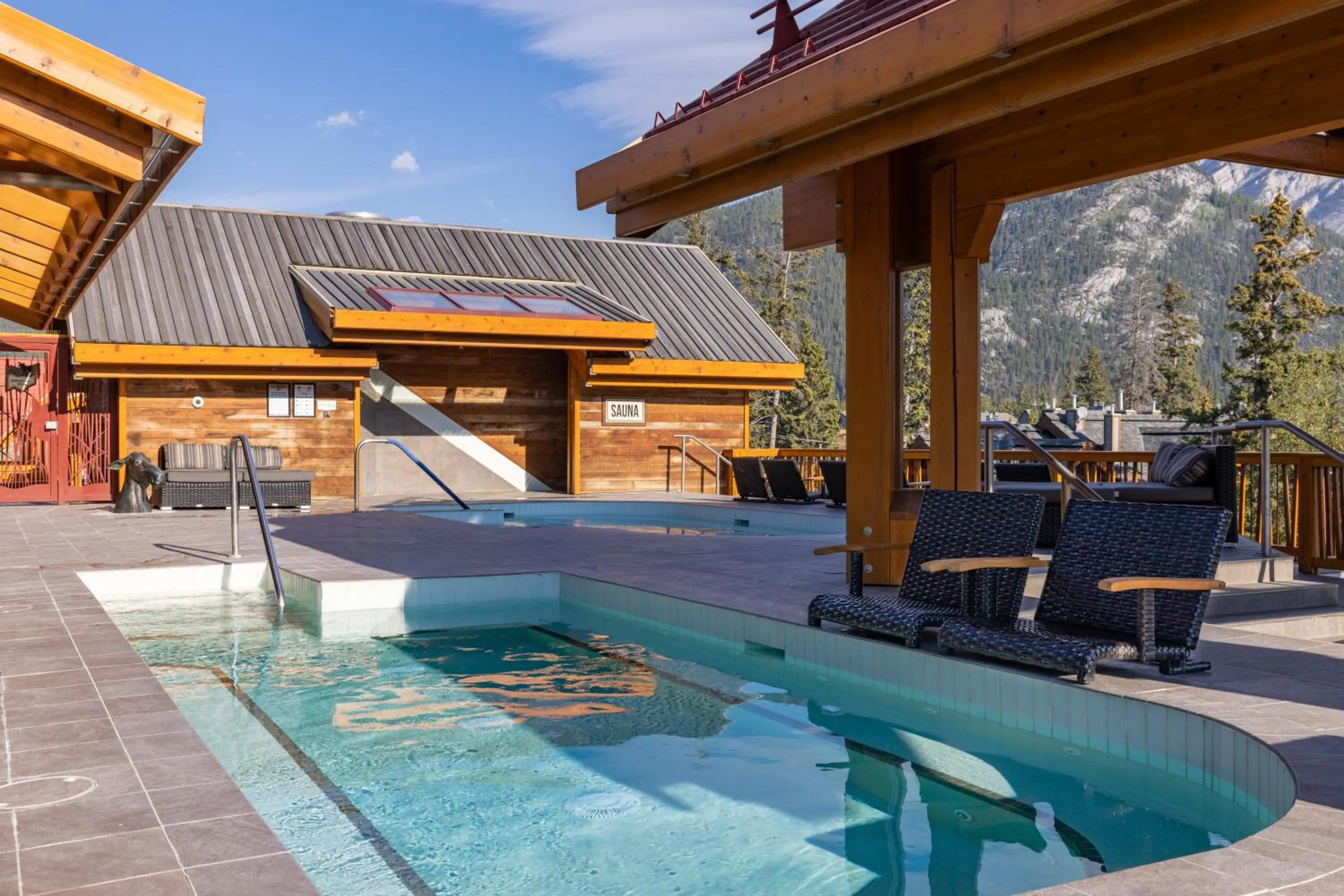 Hot Tub in Moose Hotel and Suites